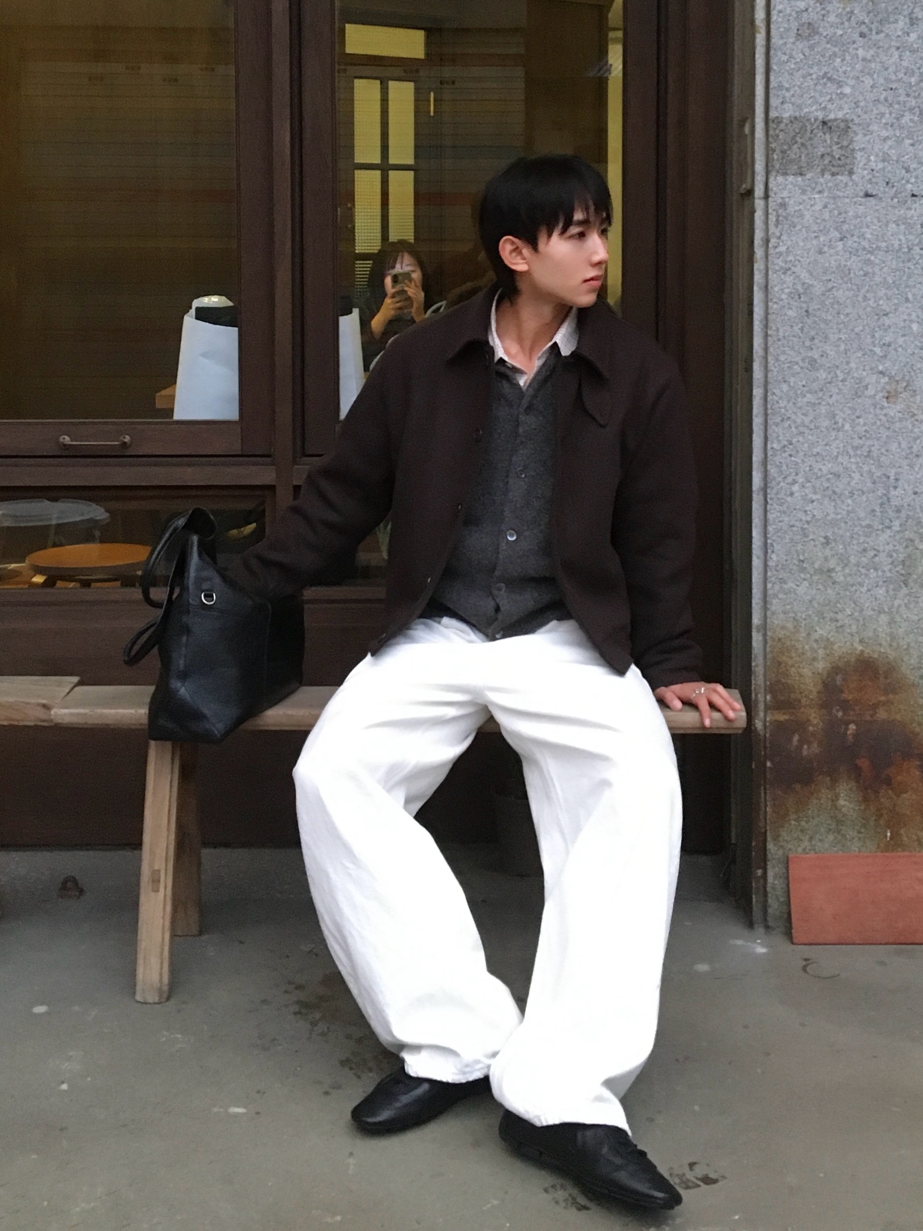 noun Wide Curved Denim Pants White, LOSTGARDEN UNIFORM Driving Sneakers Black 착용 스타일 - 1