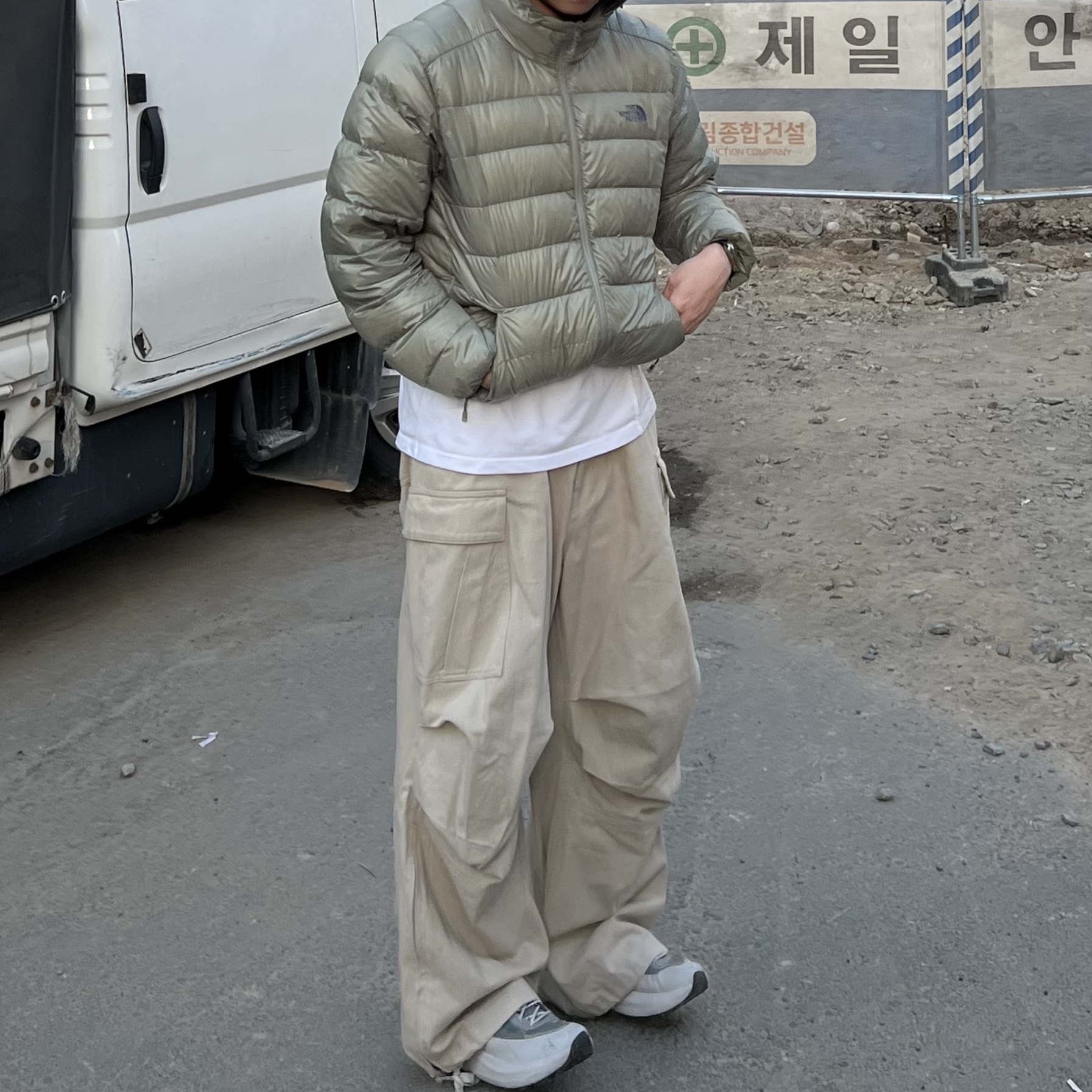 The North Face Matier RDS Down Hoodie Light Khaki - 25FW, The North Face Matier EX RDS Down Hoodie Black 착용 스타일