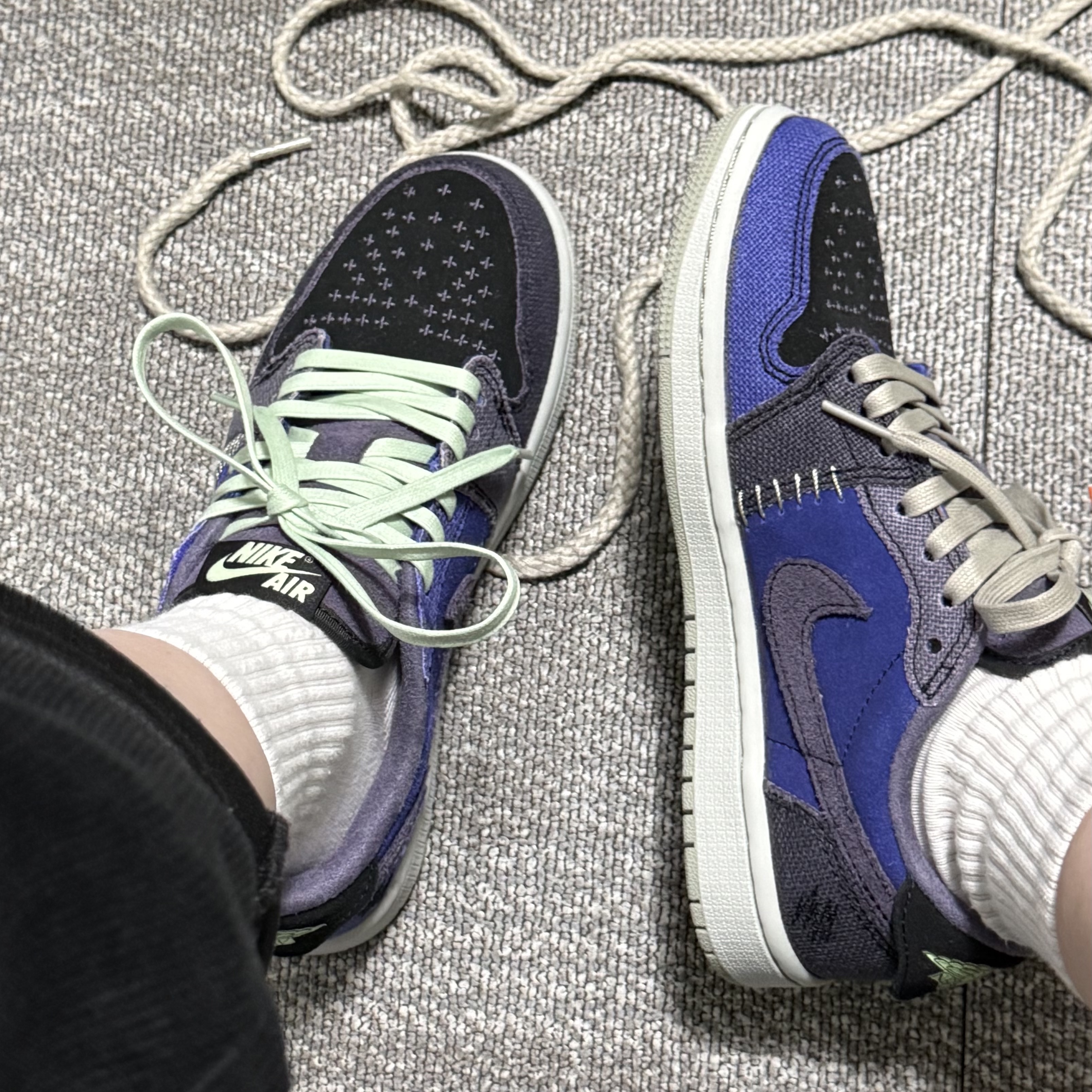 Jordan 1 x Zion Williamson Retro Low OG Regency Purple and Dark Raisin 착용 스타일 - 3