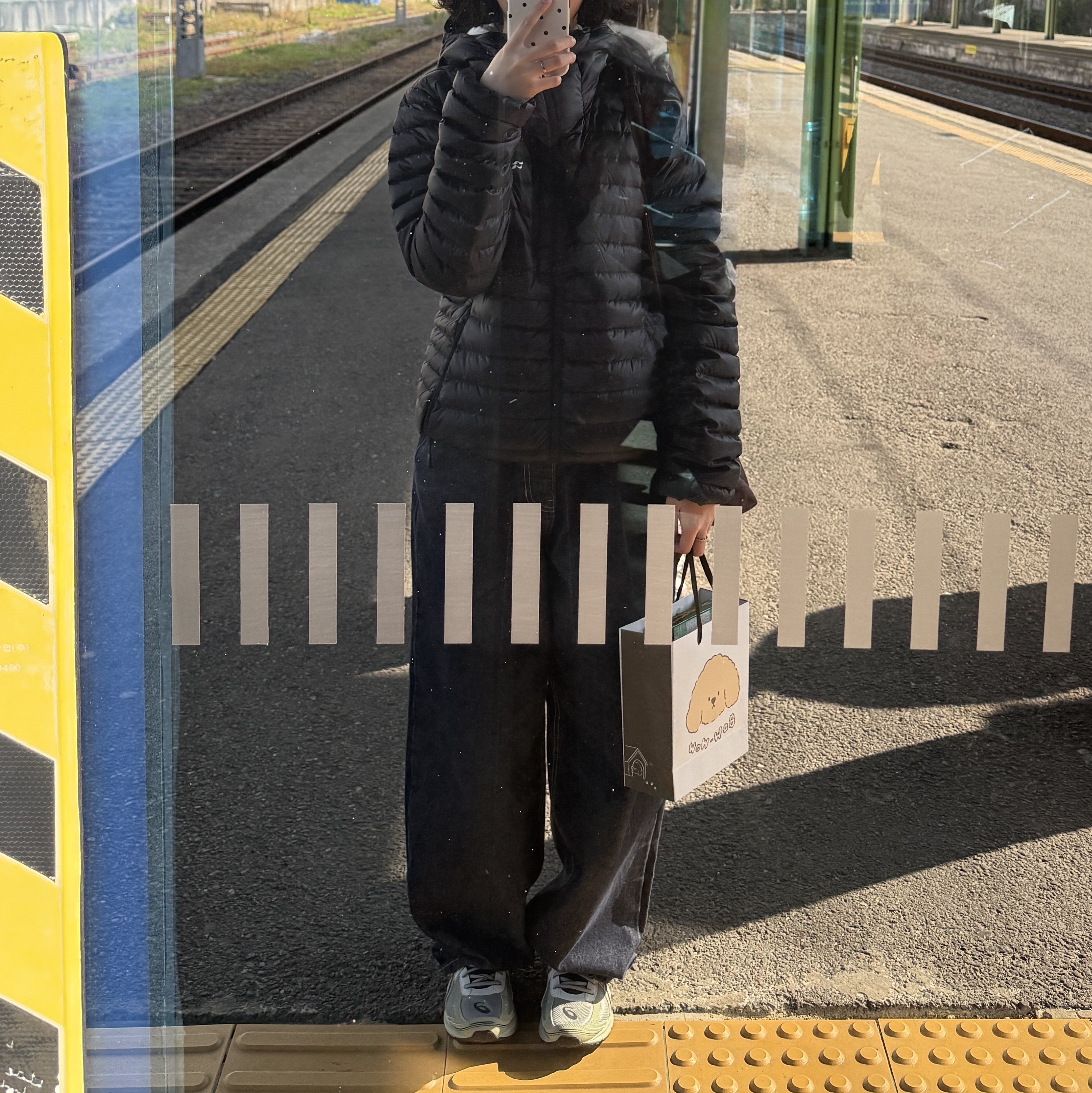Rab Microlight Alpine Jacket Black 착용 스타일