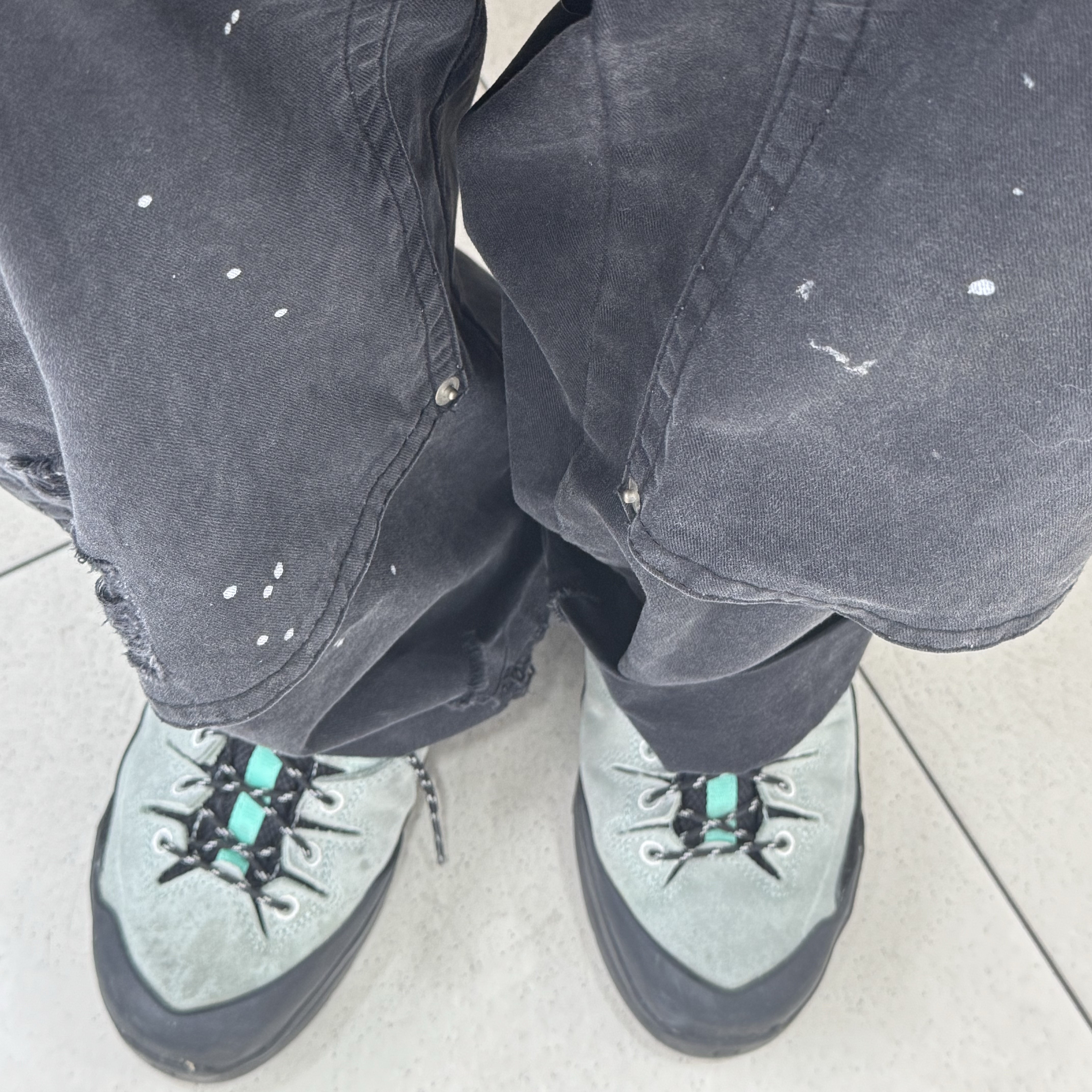 Salomon X-Alp Leather Black Green Milieu 착용 스타일