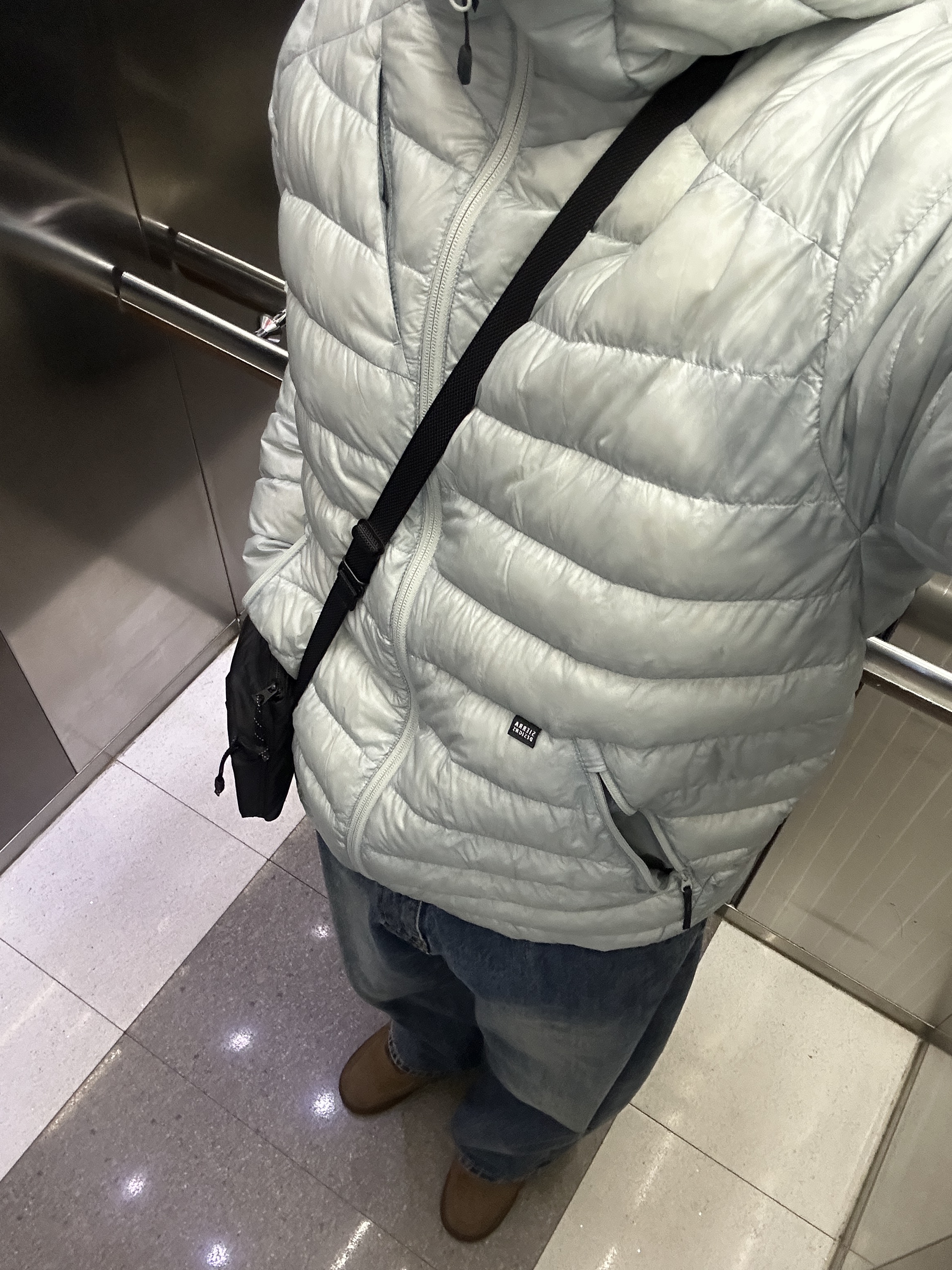 SIERRA DESIGNS Muir Lightweight Goose Down Hooded Jacket Light Grey 착용 스타일