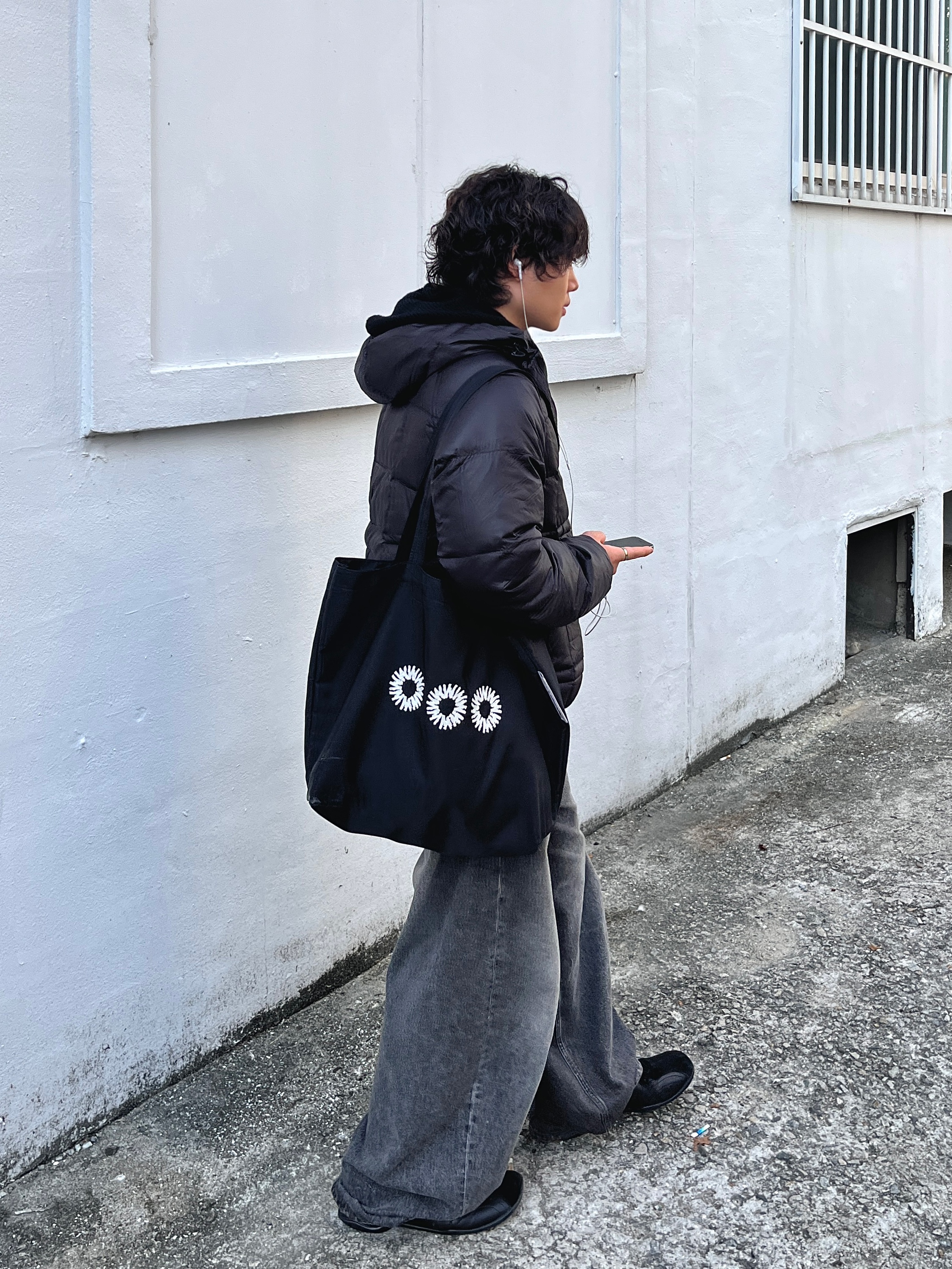 noun Wide Curved Denim Pants Black, Pemont Square Black 착용 스타일 - 3