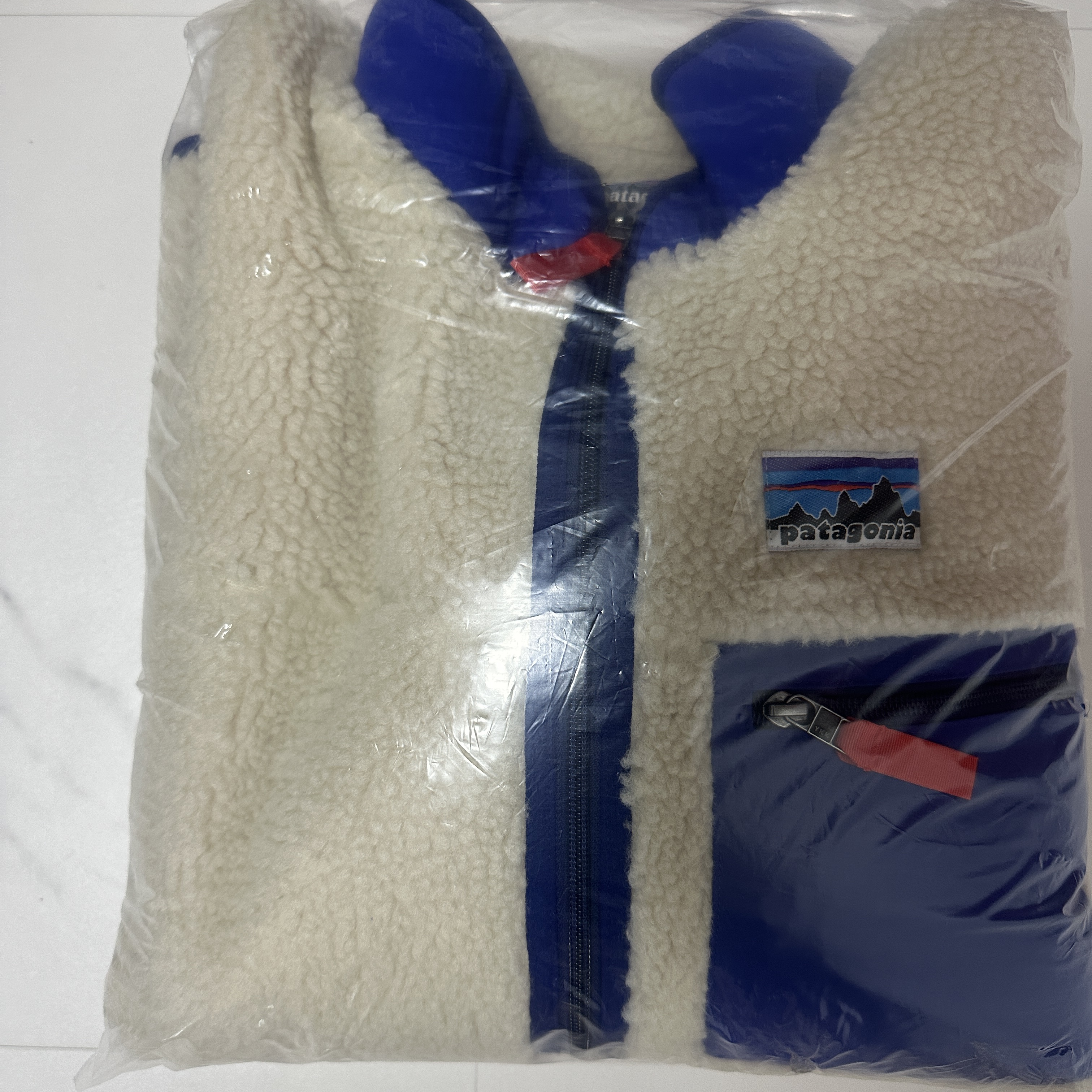 Patagonia Classic Retro-X Fleece Jacket Dark Natural 착용 스타일 - 1