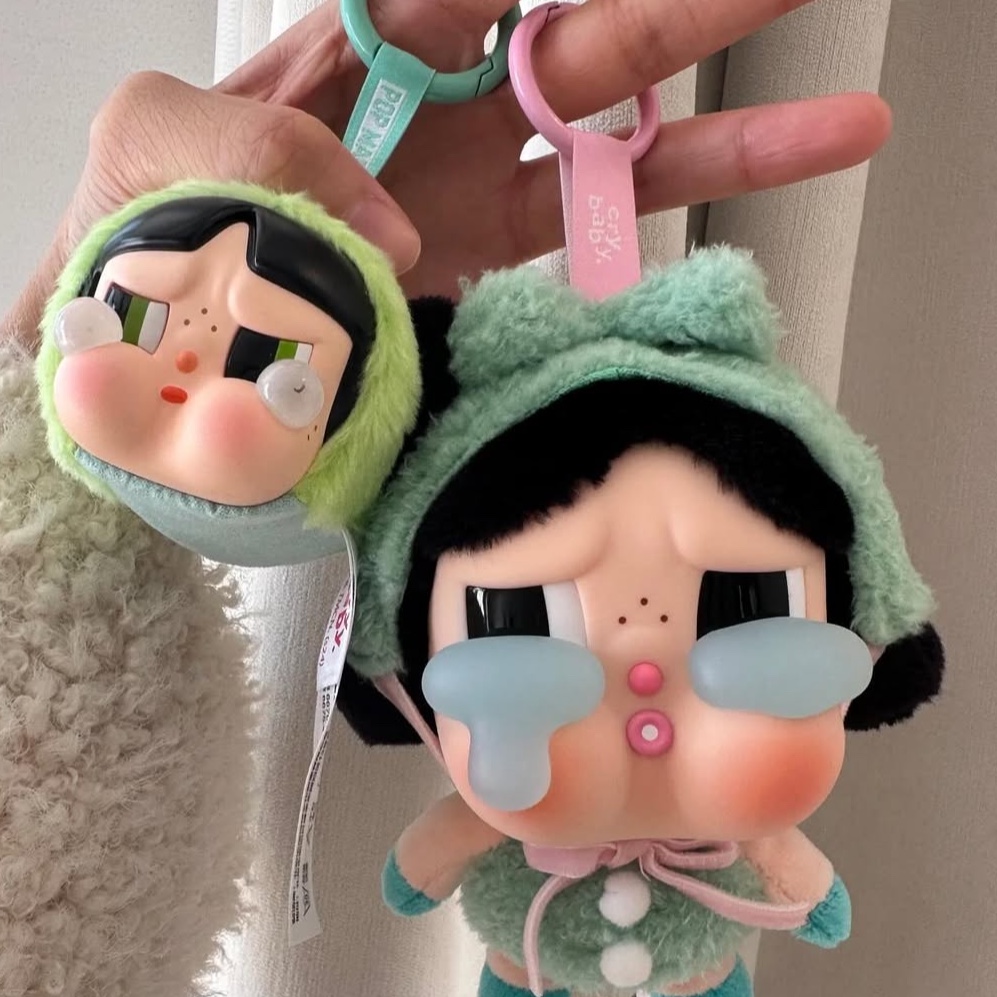 Pop Mart Crybaby x Powerpuff Girls Series Keyring Buttercup (Opened Case), Pop Mart Crybaby Crying Again Series Plush Keyring What A Frog (Opened Case) 착용 스타일