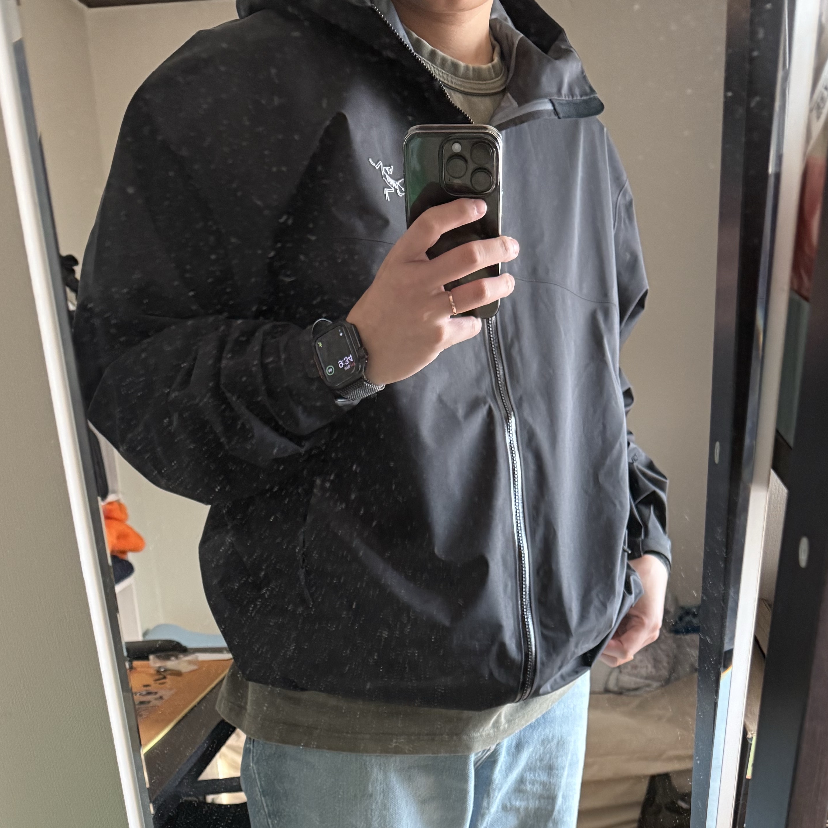 Arc'teryx Beta Jacket Black 착용 스타일