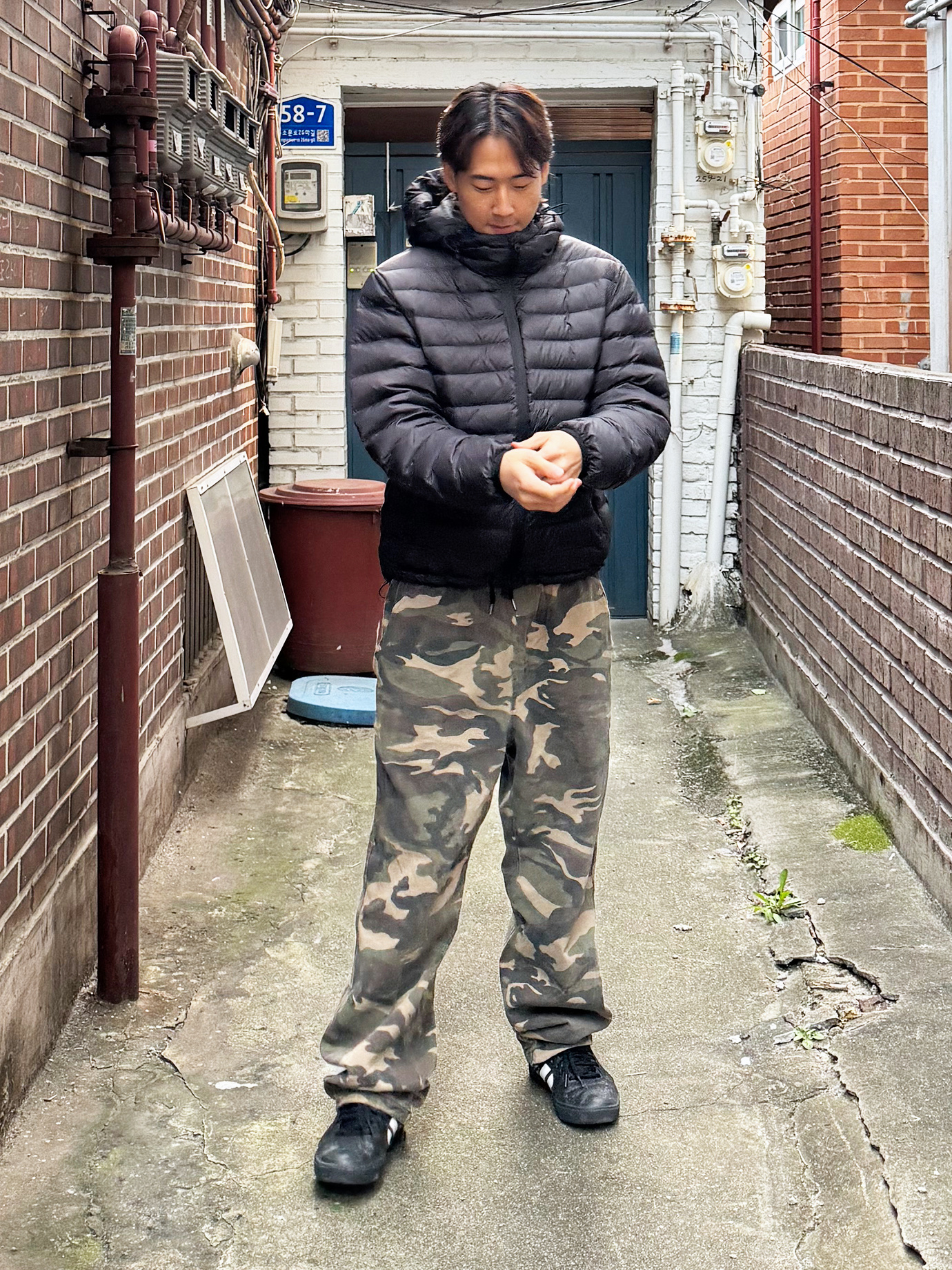 QT8 GARMENTS Duck Down Lightweight Jacket Black 착용 스타일 - 1