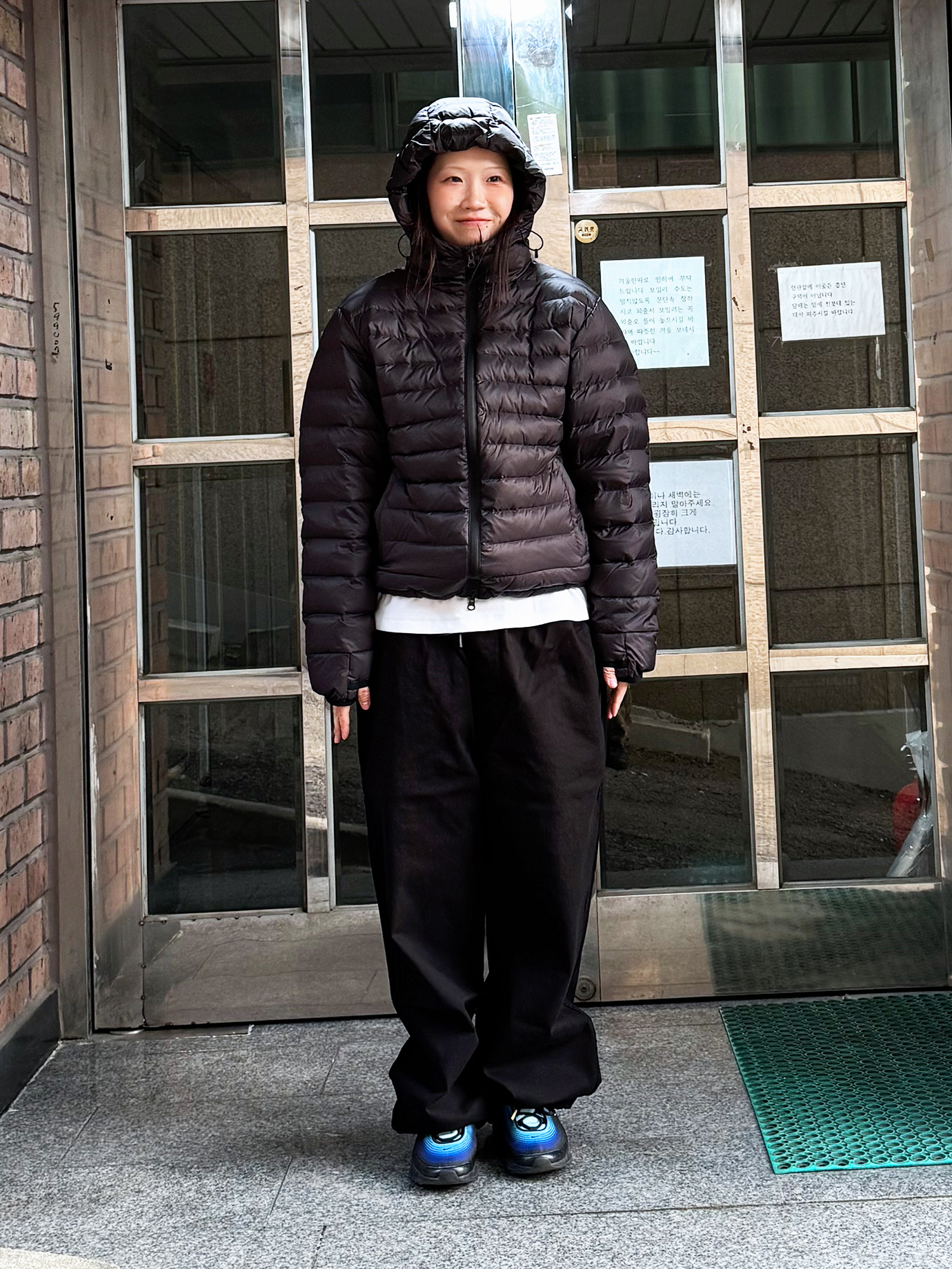 QT8 GARMENTS Duck Down Lightweight Jacket Black 착용 스타일 - 1