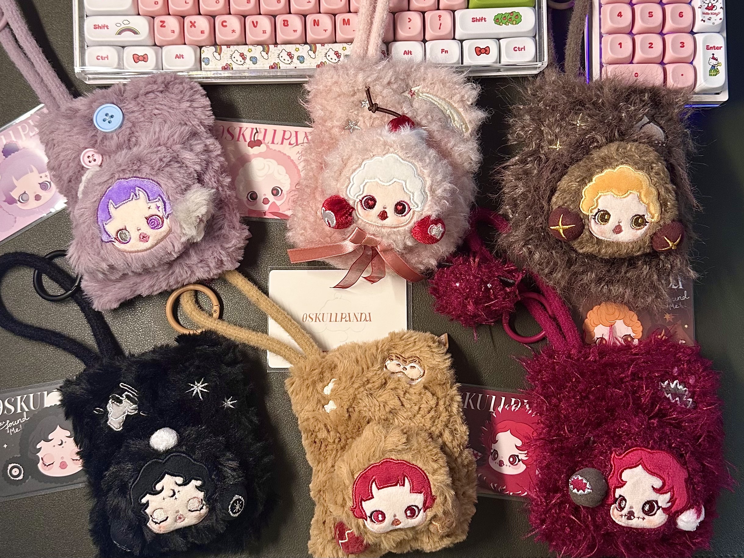 Pop Mart Skullpanda You Found Me!Series Plush Mini Bag Sealed Case (6 Blind Boxes), Pop Mart Skullpanda You Found Me!Series Plush Mini Bag Moldy Muffin (Opened Case) 착용 스타일