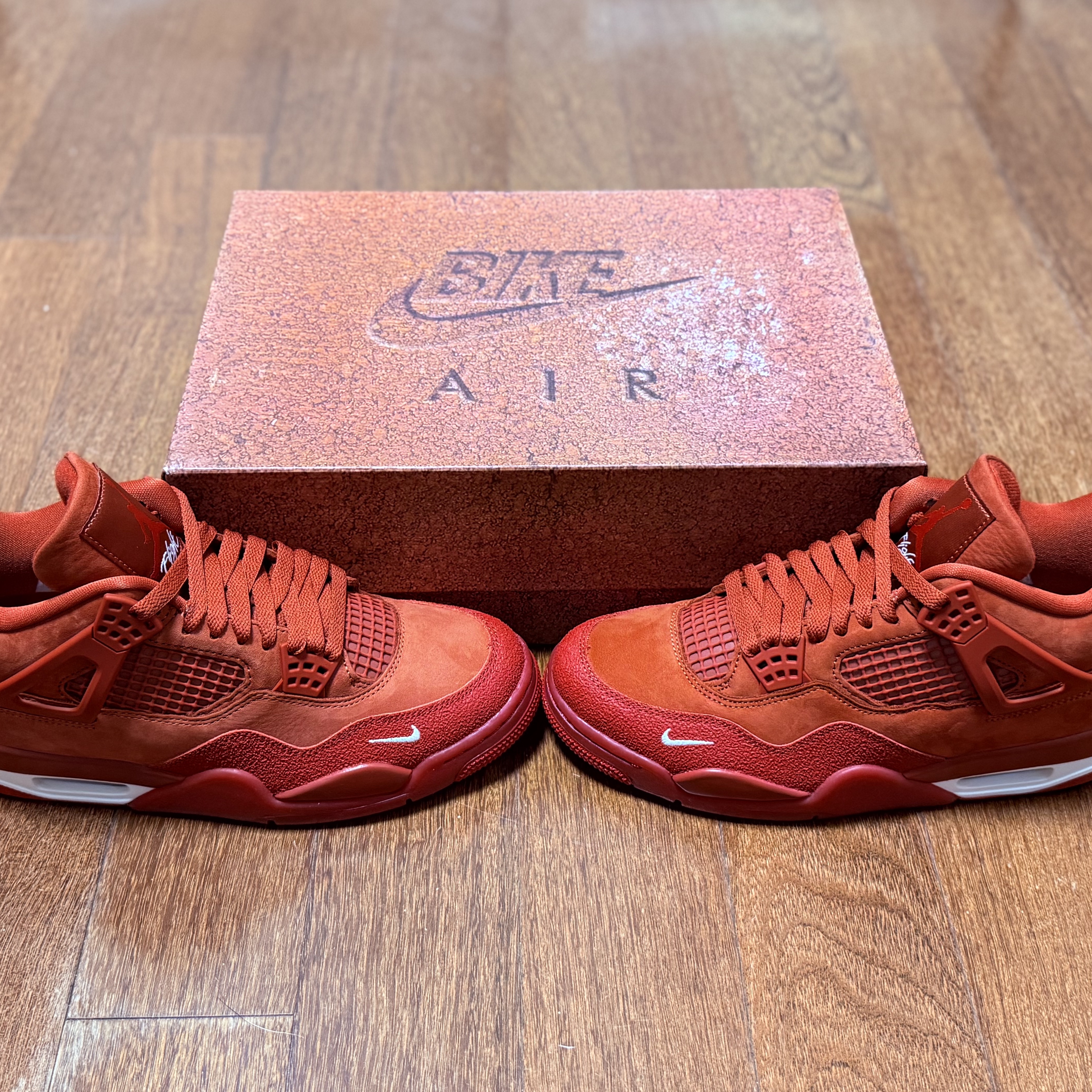 Jordan 4 x Nigel Sylvester Retro OG SP Brick by Brick 착용 스타일 - 1