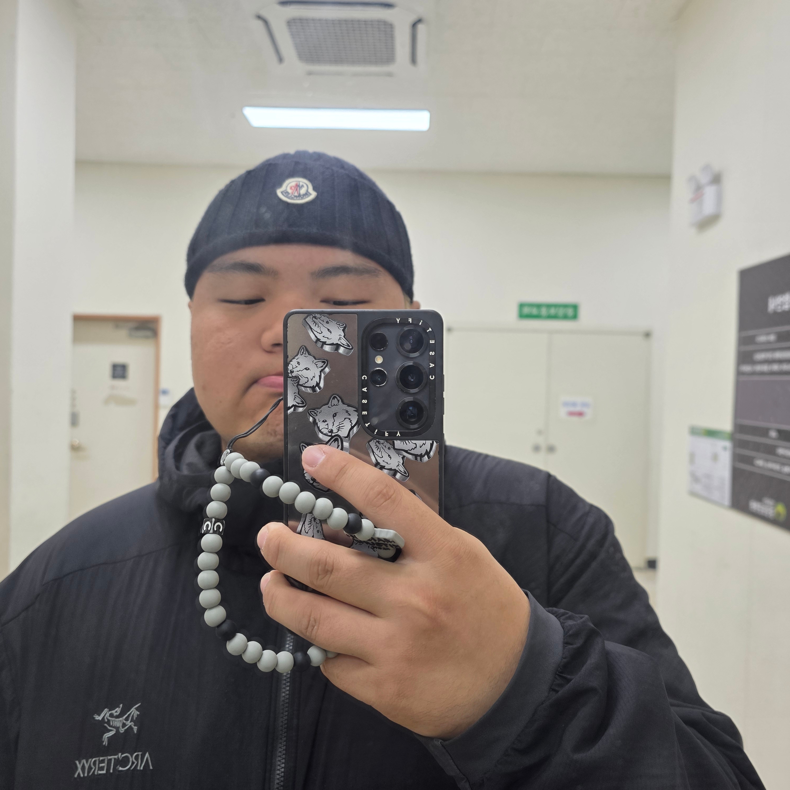 Arc'teryx Atom LT Hoody Black, Moncler Wool Beanie Black - 24FW 착용 스타일