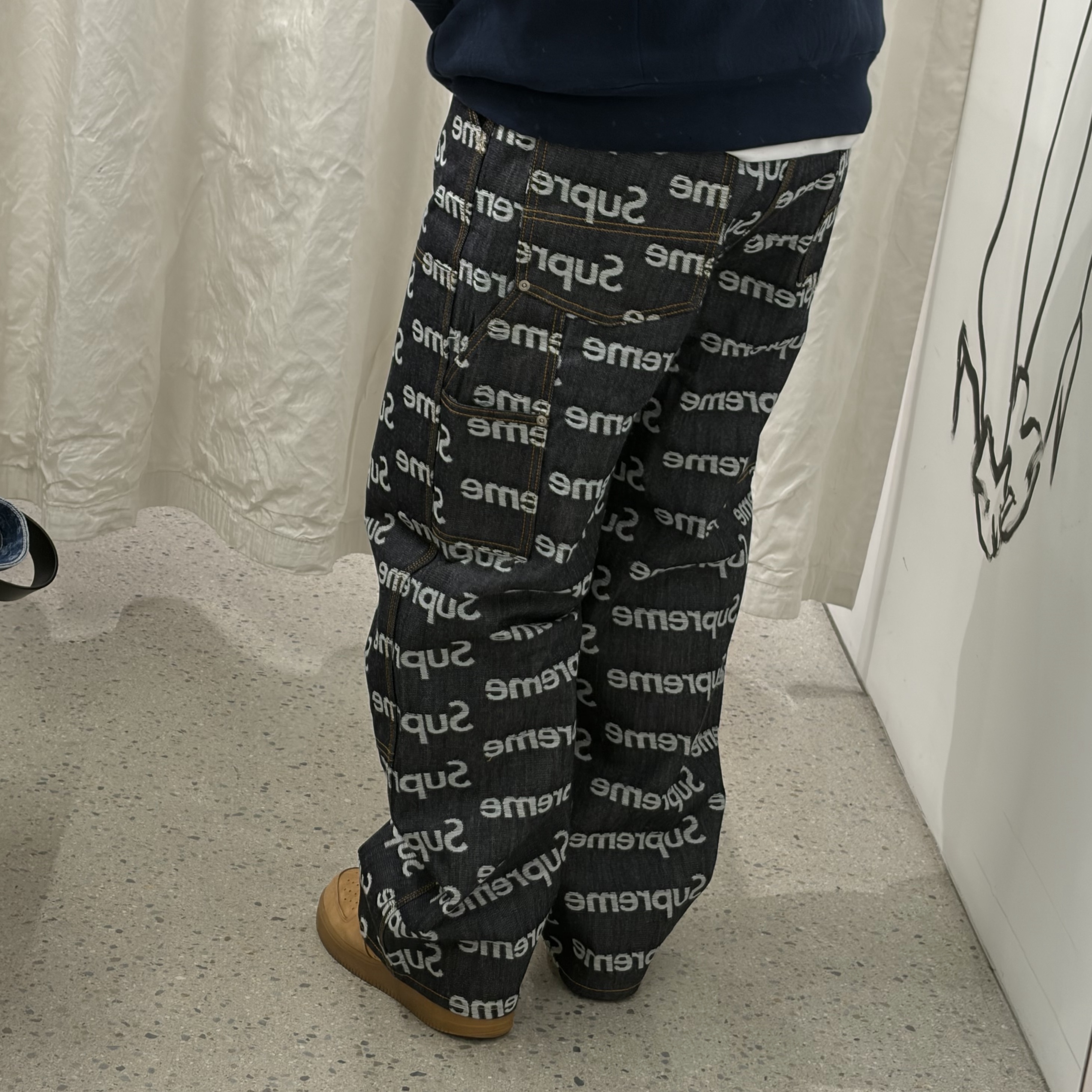 Supreme Jacquard Logos Double Knee Denim Painter Jean Rigid Indigo - 25FW, Nike x Supreme Air Force 1 Low Flax 착용 스타일 - 2