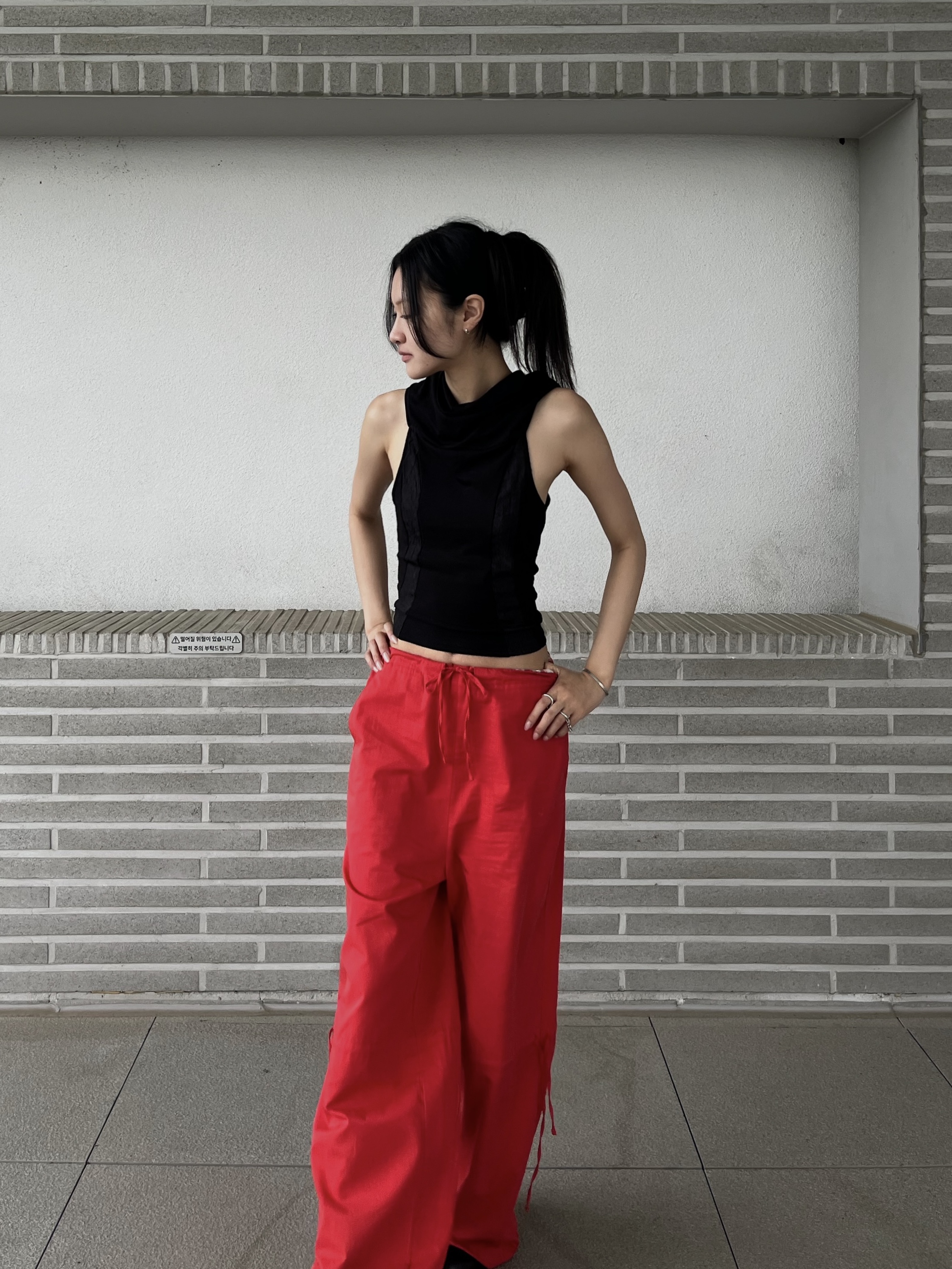 CHECK POCKET SIDE STRING PANTS RED, 2WAY CURVED PANEL TOP BLACK 착용 스타일