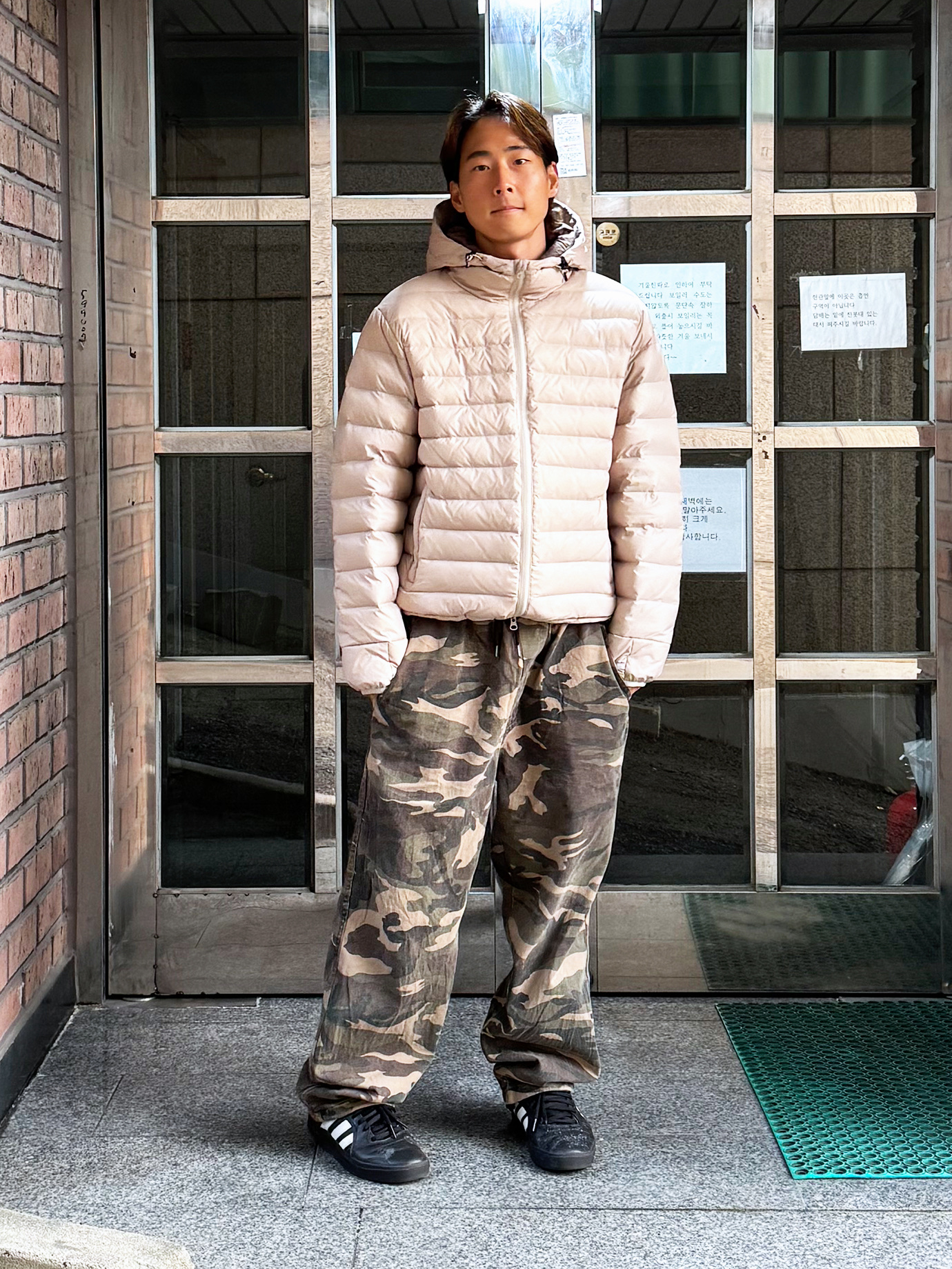 QT8 GARMENTS Duck Down Lightweight Jacket Light Beige 착용 스타일 - 1