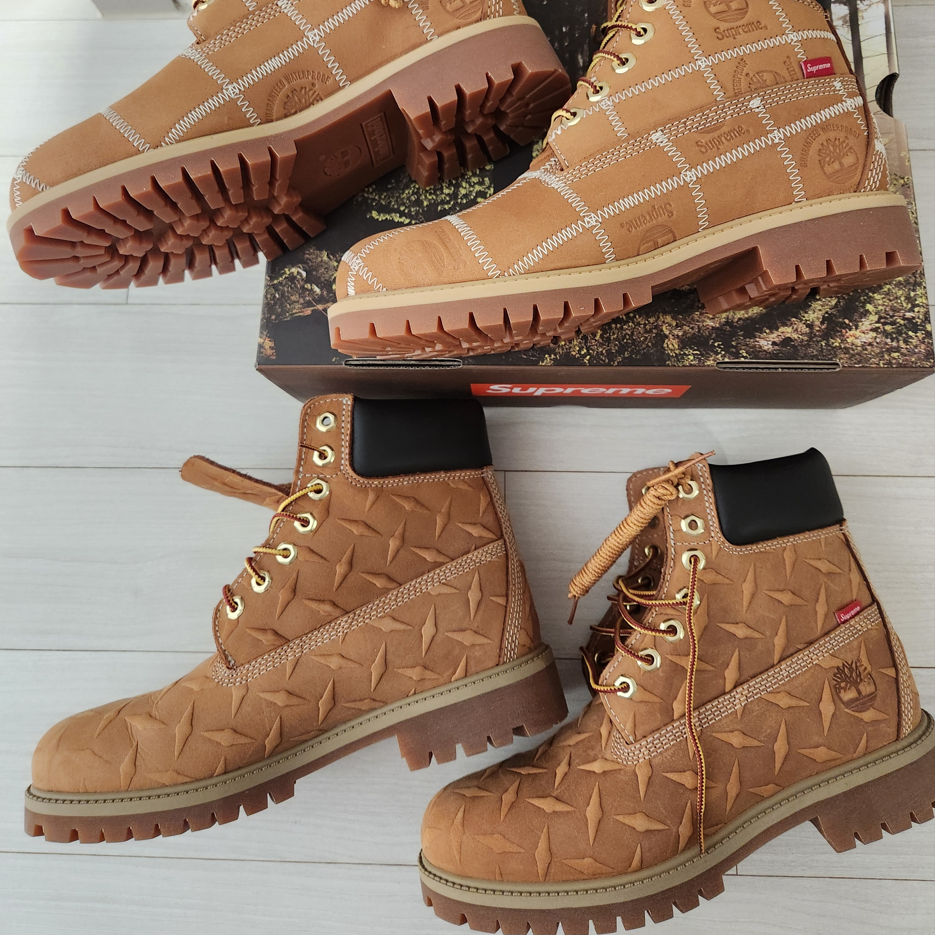 Timberland x Supreme Patchwork 6 Inch Premium Waterproof Boot Wheat - 25FW - Medium, Timberland x Supreme Diamond Plate 6 Inch Premium Waterproof Boot Wheat - 23FW - Medium 착용 스타일 - 2