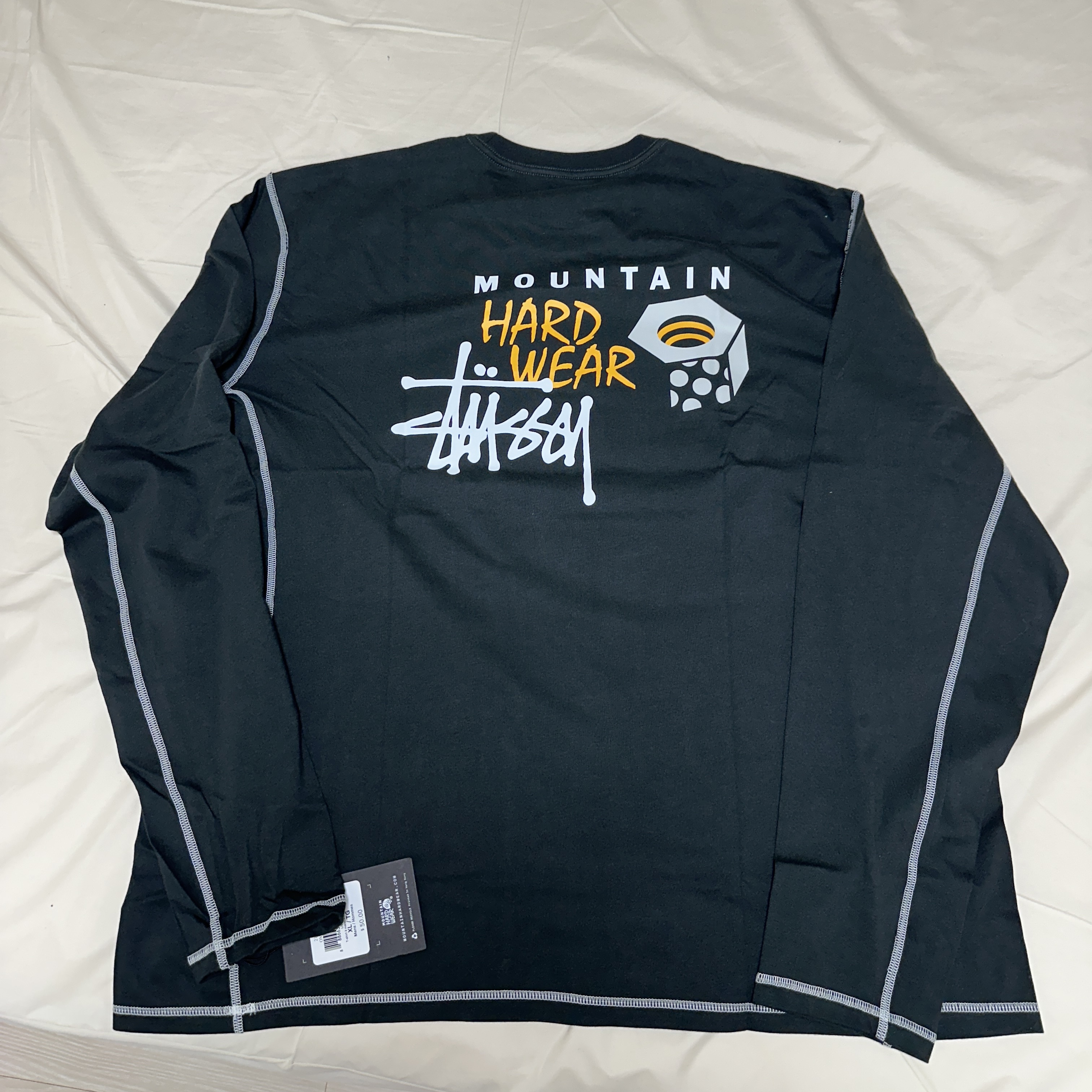 Stussy x Mountain Hardwear LS T-Shirt Stealth Grey 착용 스타일