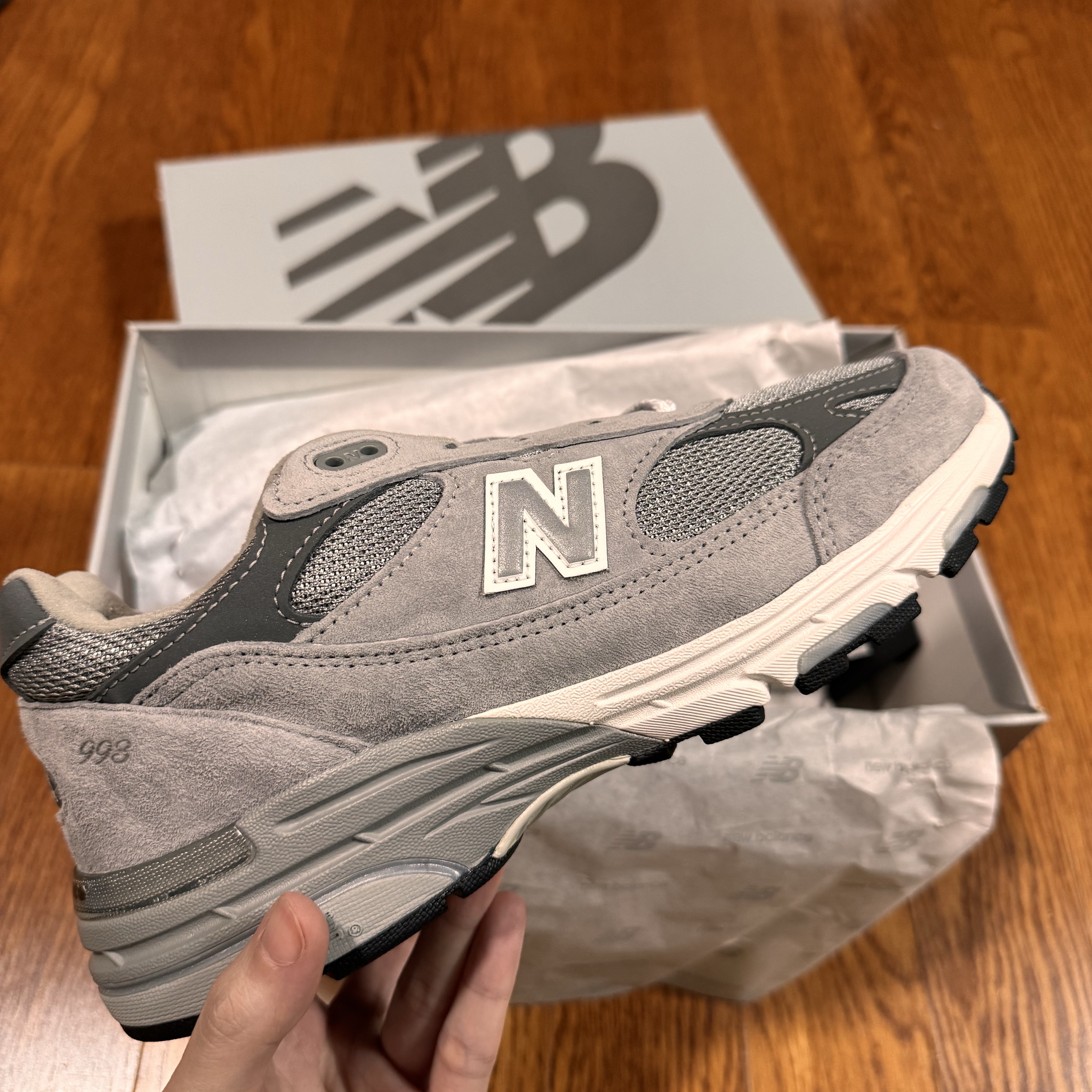 (W) New Balance 993 Made in USA Grey - B Standard, New Balance 992 Made in USA Core Black Grey 착용 스타일 - 1