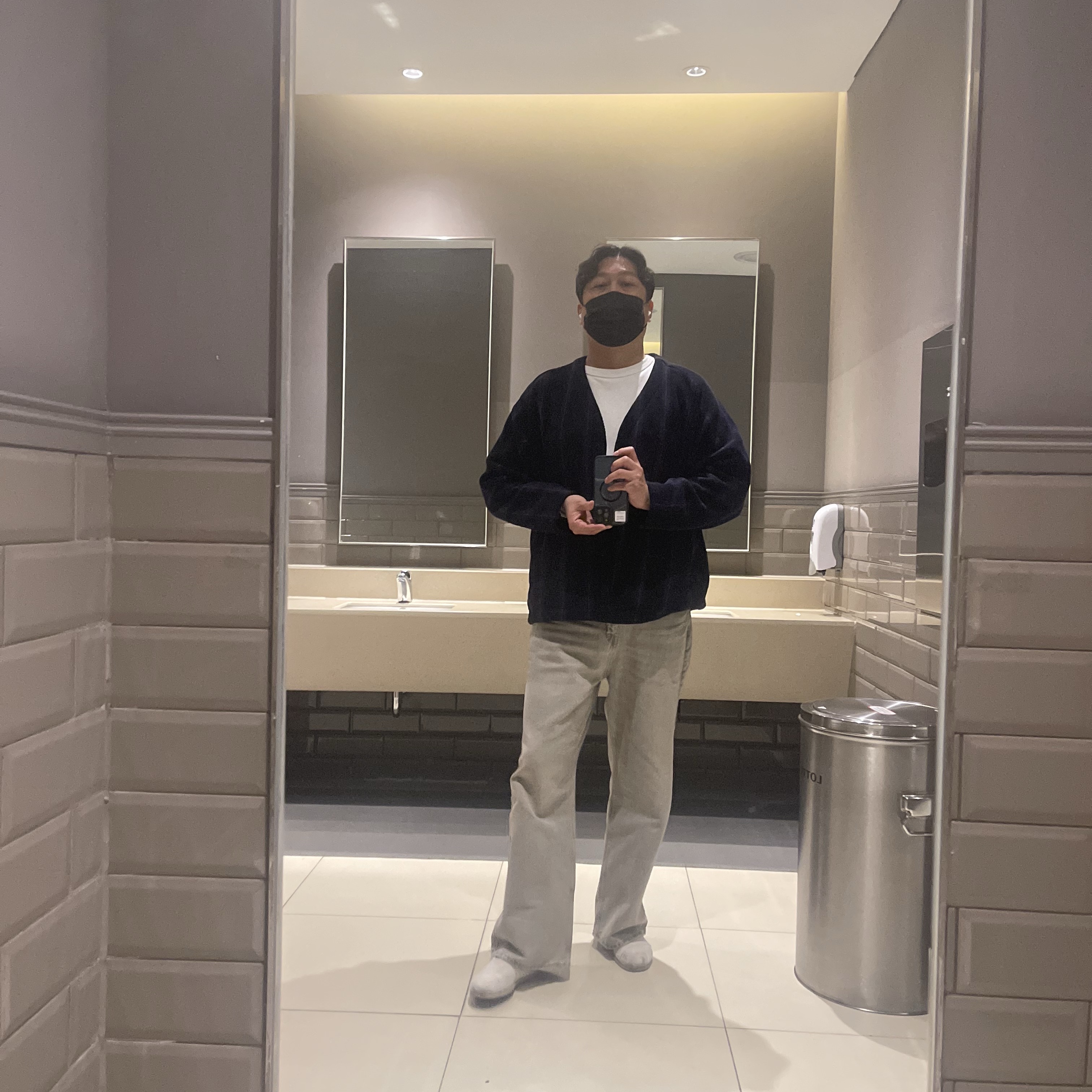 Uniqlo x Needles Fleece Oversized Cardigan Black - KR 착용 스타일