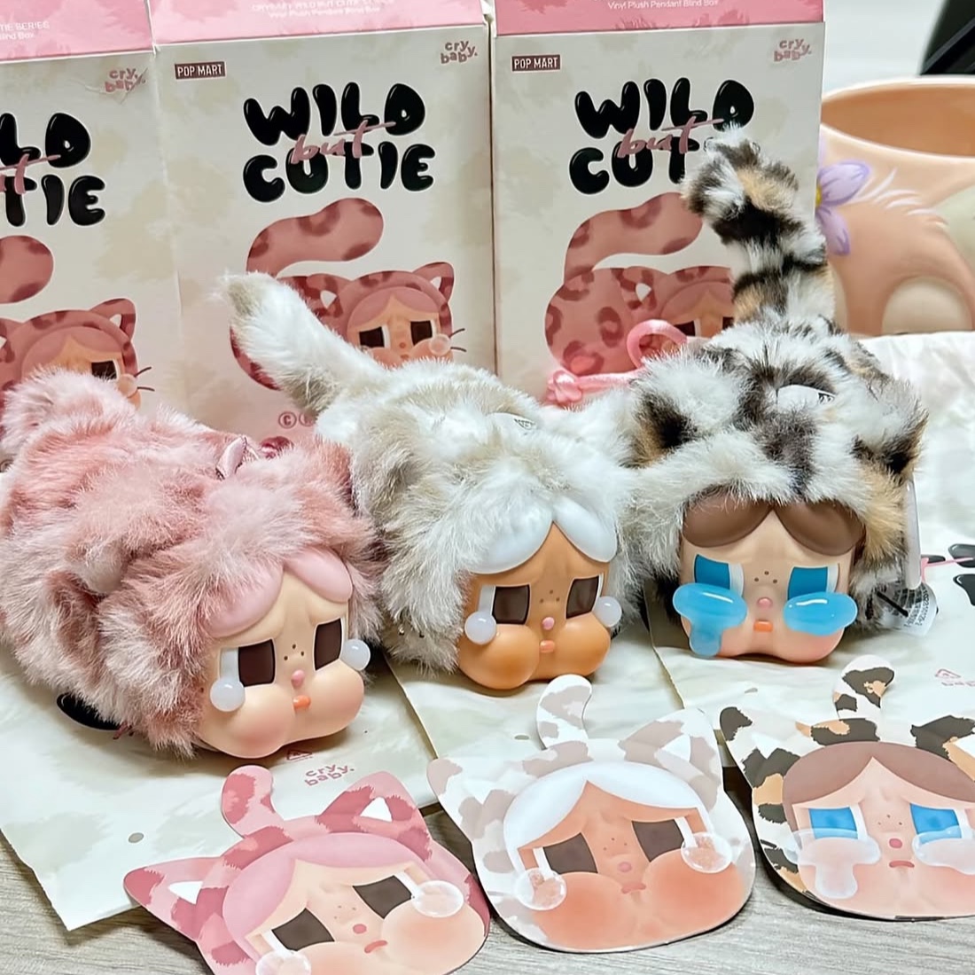 Pop Mart Crybaby Wild But Cutie Series Vinyl Plush Pendant Vanilla Cutie (Opened Case), Pop Mart Crybaby Wild But Cutie Series Vinyl Plush Pendant Pink Cutie (Opened Case) 착용 스타일