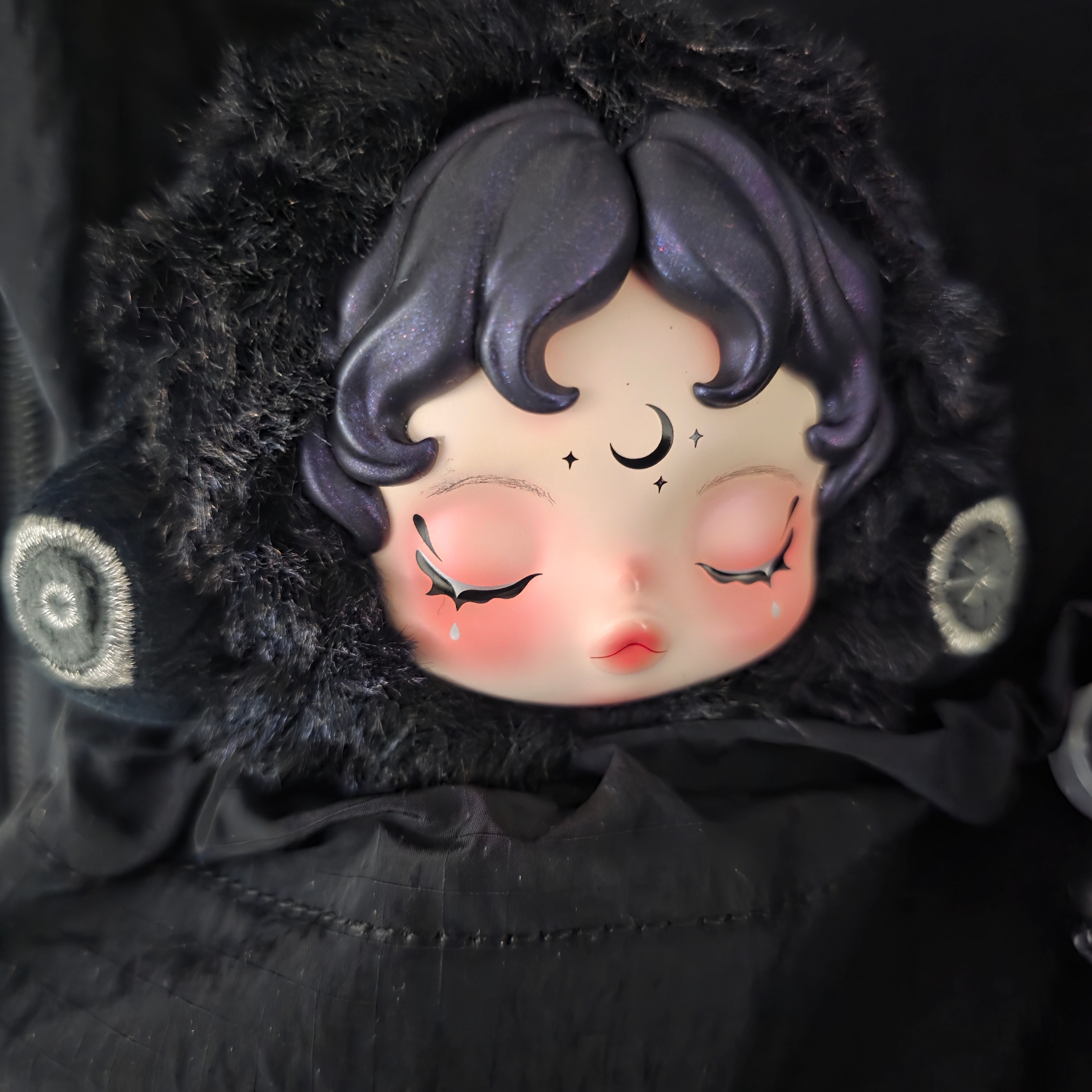Pop Mart Skullpanda You Found Me ! Series Plush Doll Pendant Darkness (Opened Case) 착용 스타일