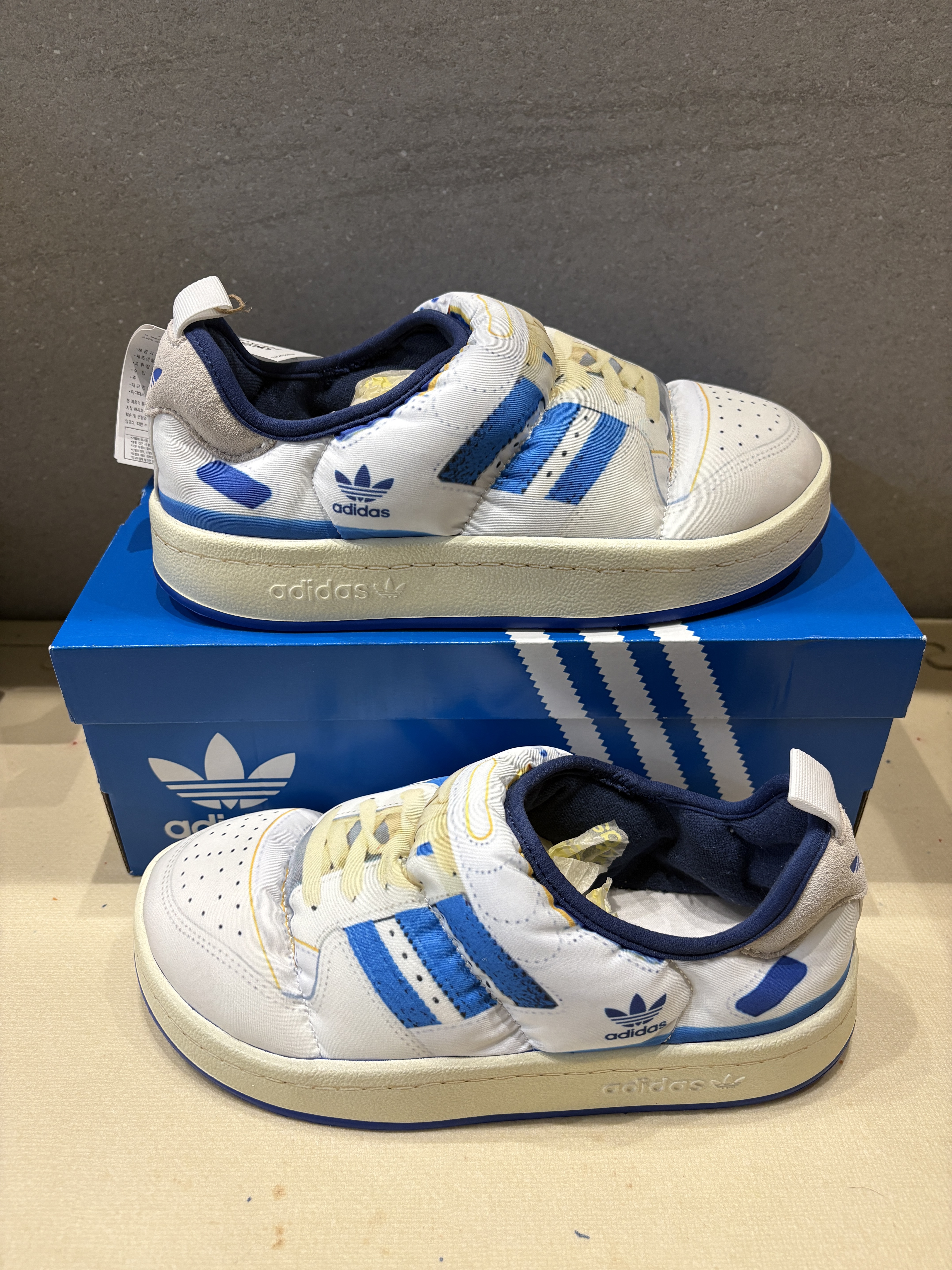 Adidas Puffylette Forum 84 Cloud White 착용 스타일 - 1