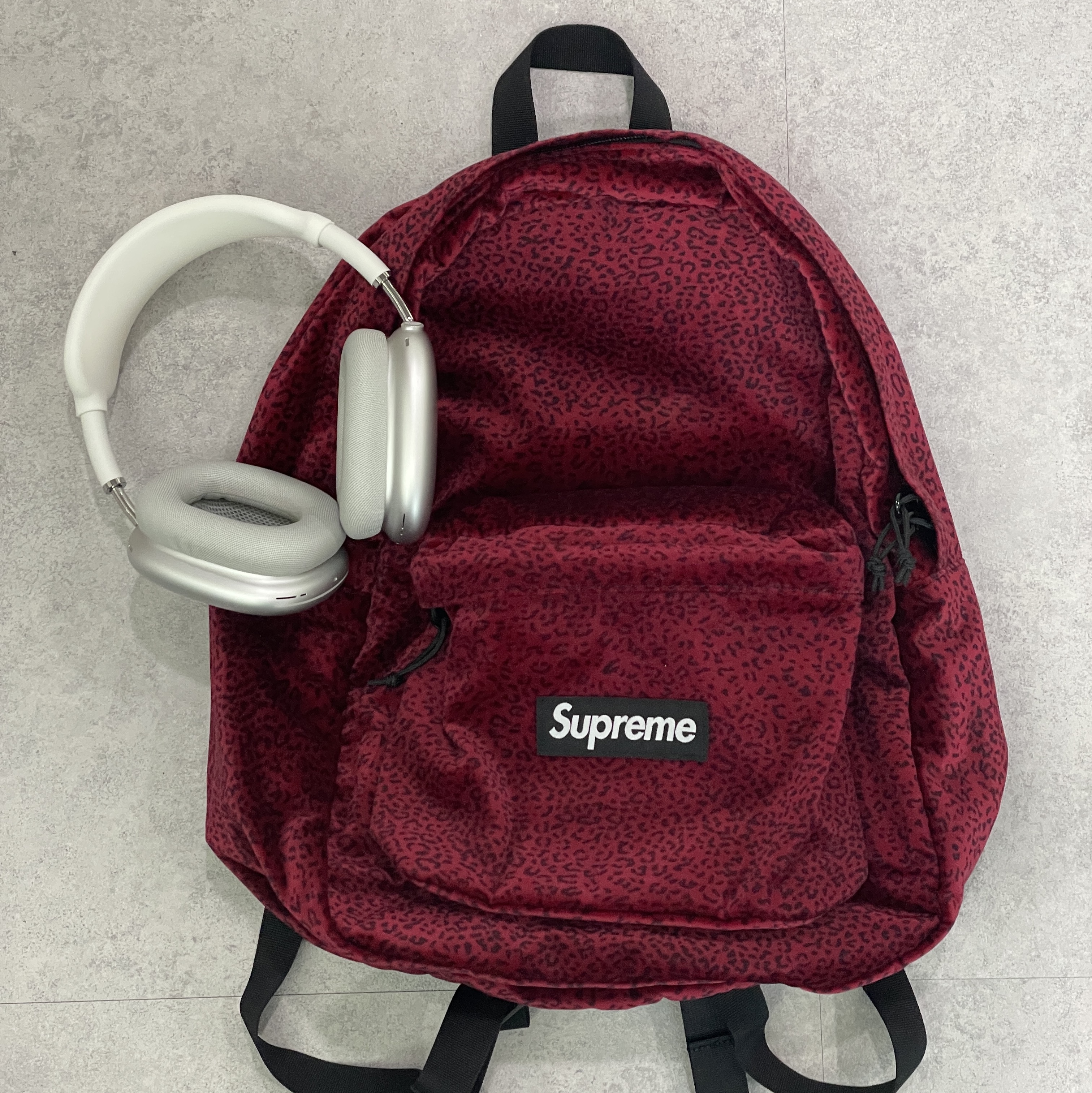 Supreme Velvet Backpack Red Leopard - 25FW 착용 스타일