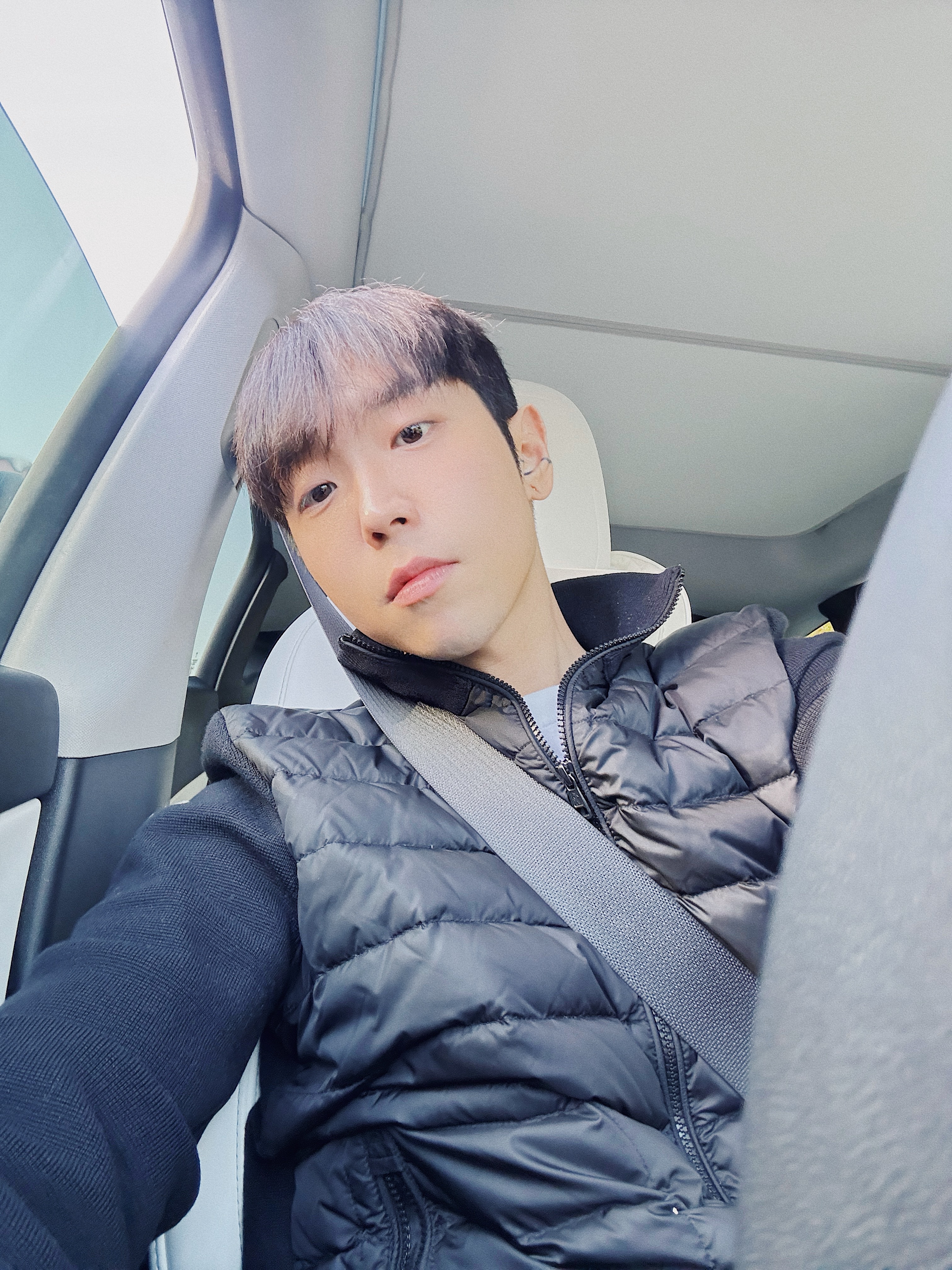 Moncler Padded Wool Cardigan Black - 24FW, Moncler Padded Zip Up Cardigan Black - 25FW 착용 스타일 - 1