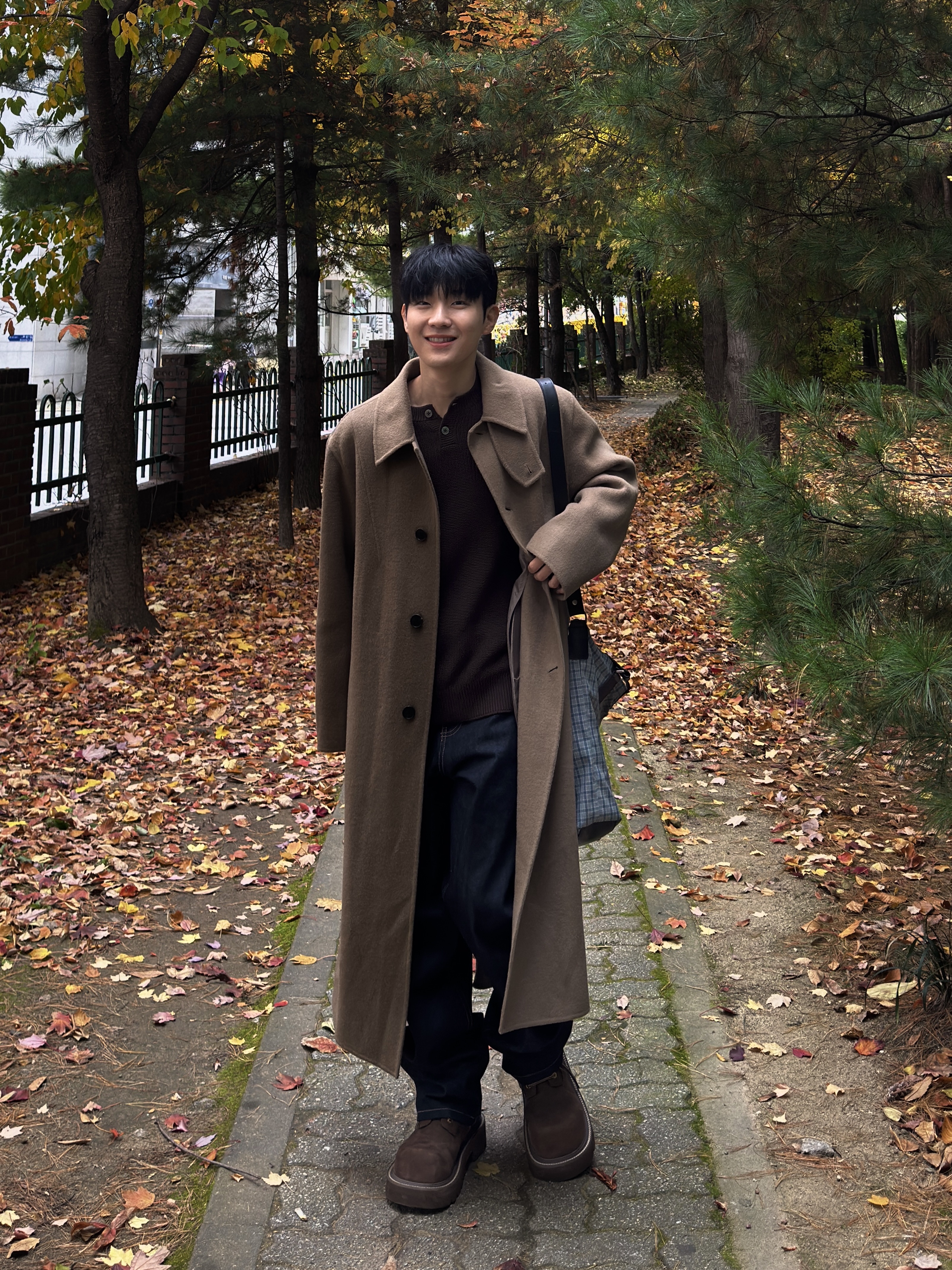 Knitted Cotton Henley Neck Waffle Knit Brown, SOULESURES BOLD BELUGA Espresso Brown 착용 스타일 - 2