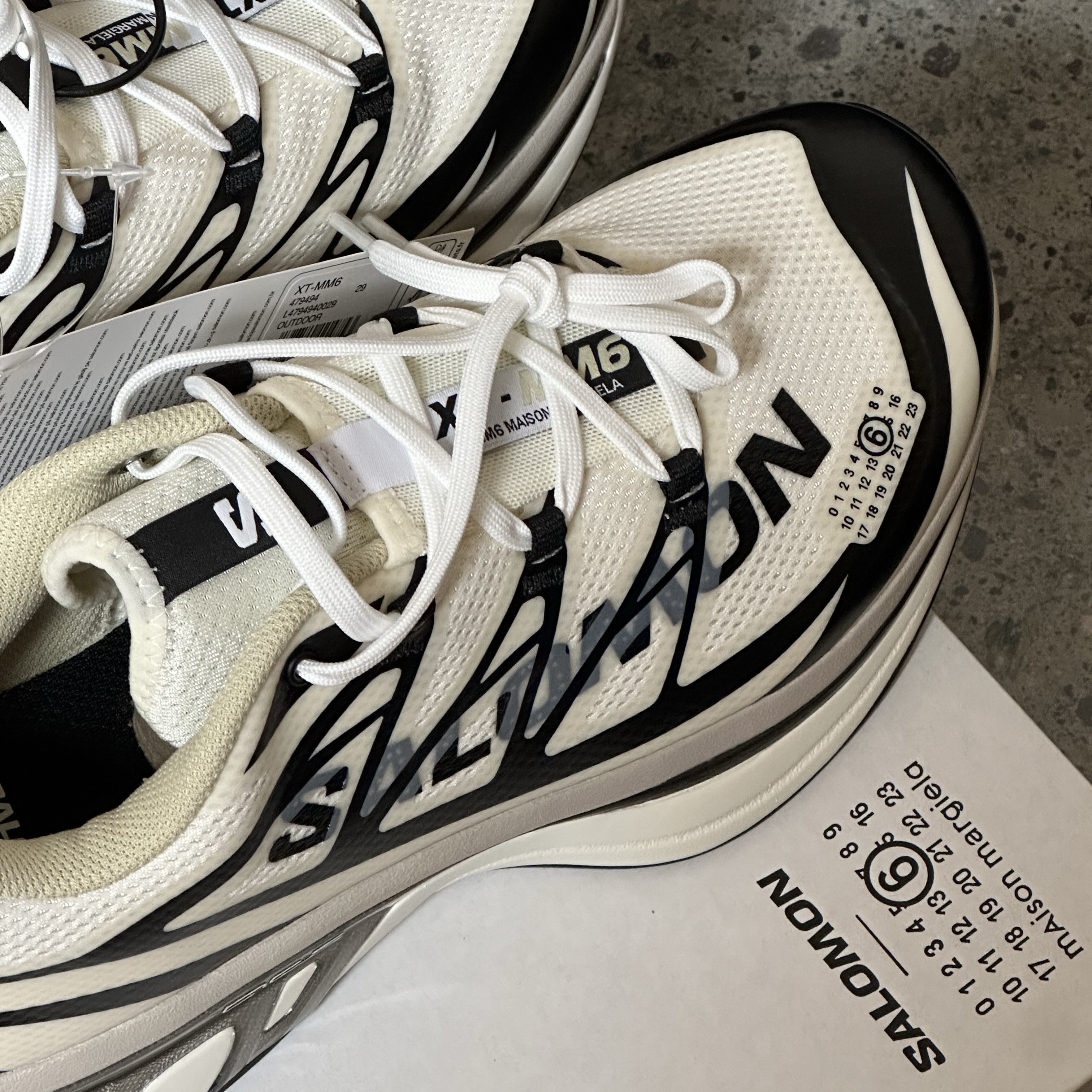 Salomon x MM6 Masion Margiela XT-MM6 Vanilla Ice Black 착용 스타일