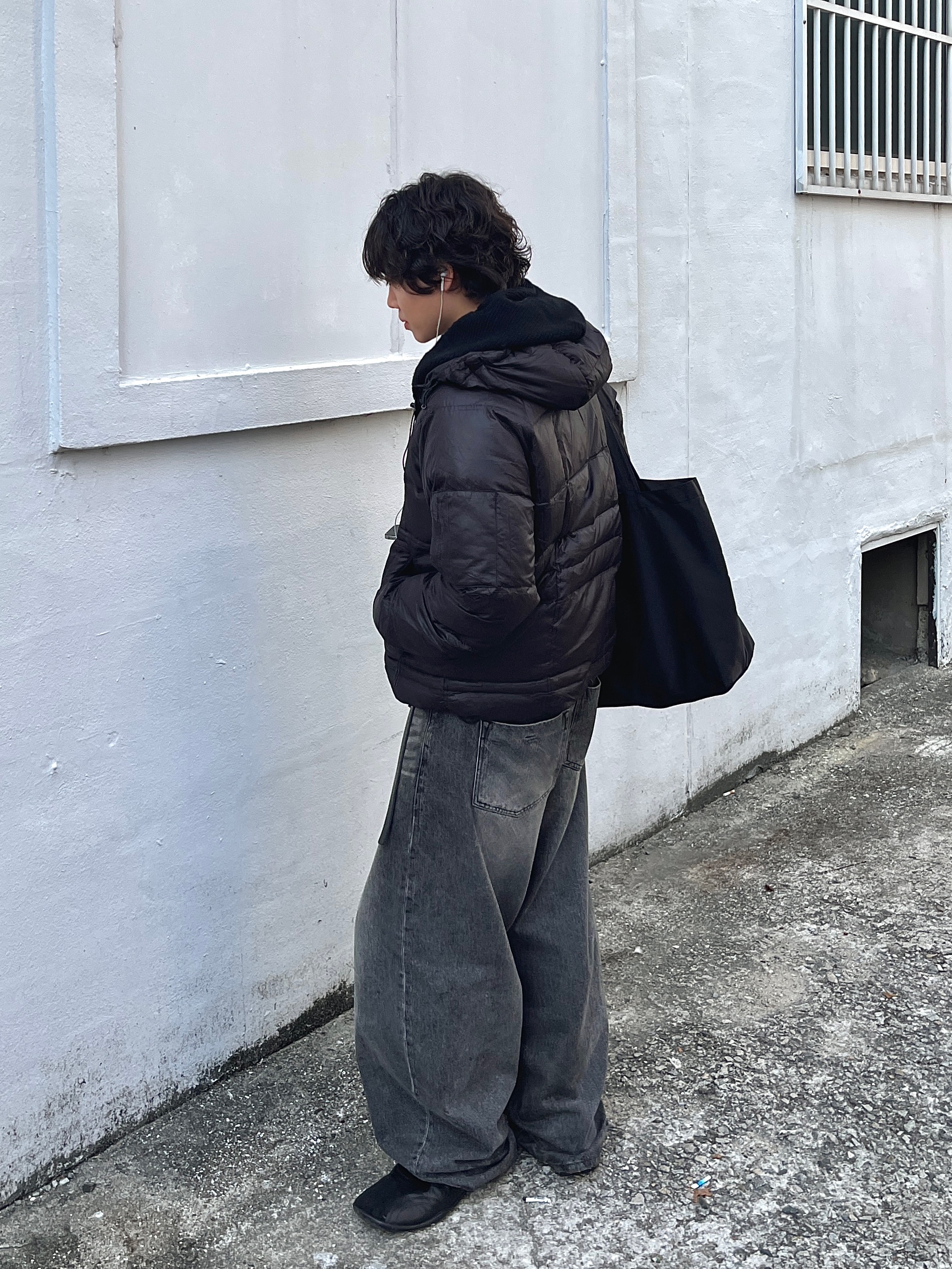 noun Wide Curved Denim Pants Black, Pemont Square Black 착용 스타일 - 4