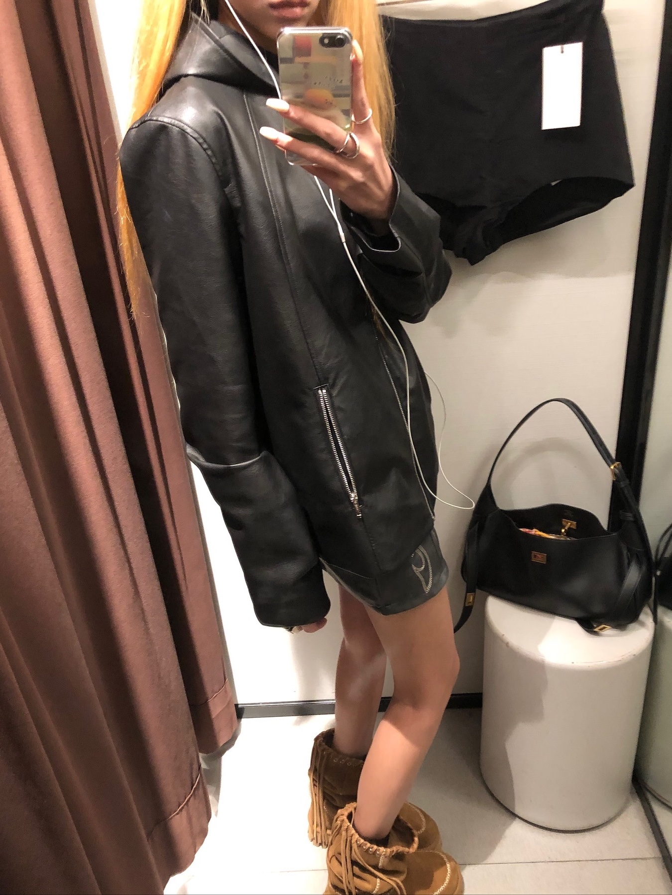 Nache Hoodie Leather Jacket Unisex Black - 25FW 착용 스타일 - 2