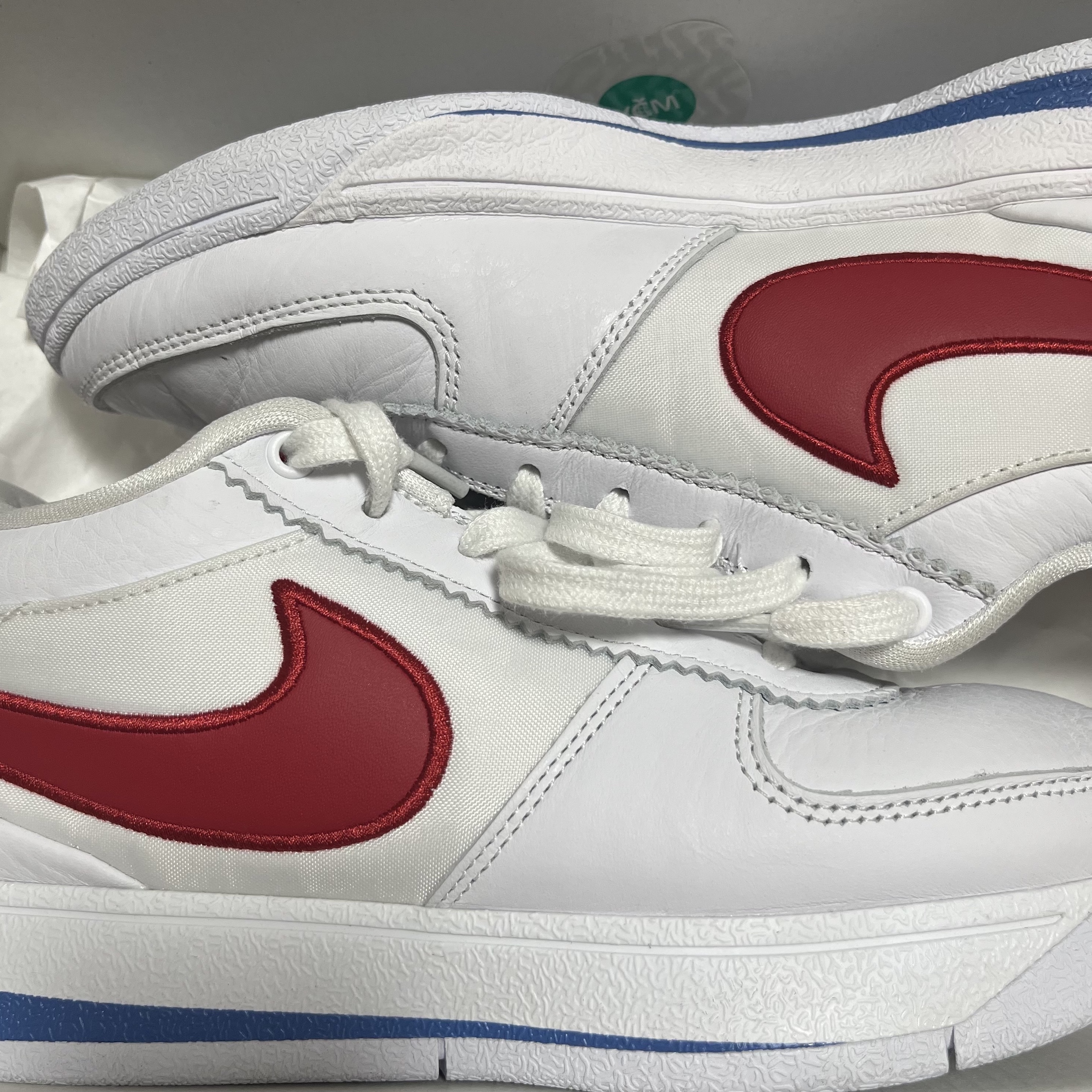 Nike Book 1 EP Forrest Gump 착용 스타일