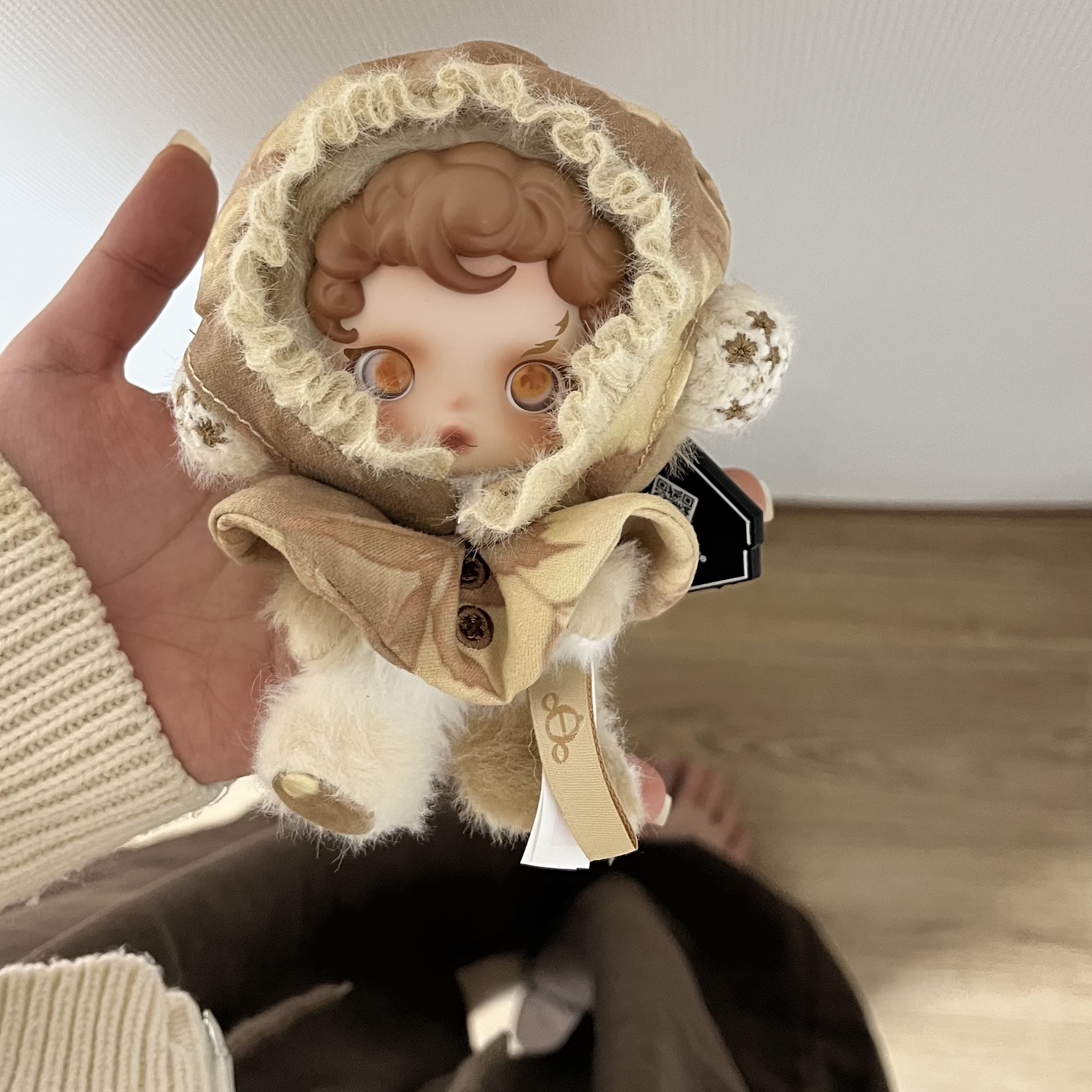Pop Mart Skullpanda L’Impressionnisme Series Plush Doll Amber (Opened Case) 착용 스타일
