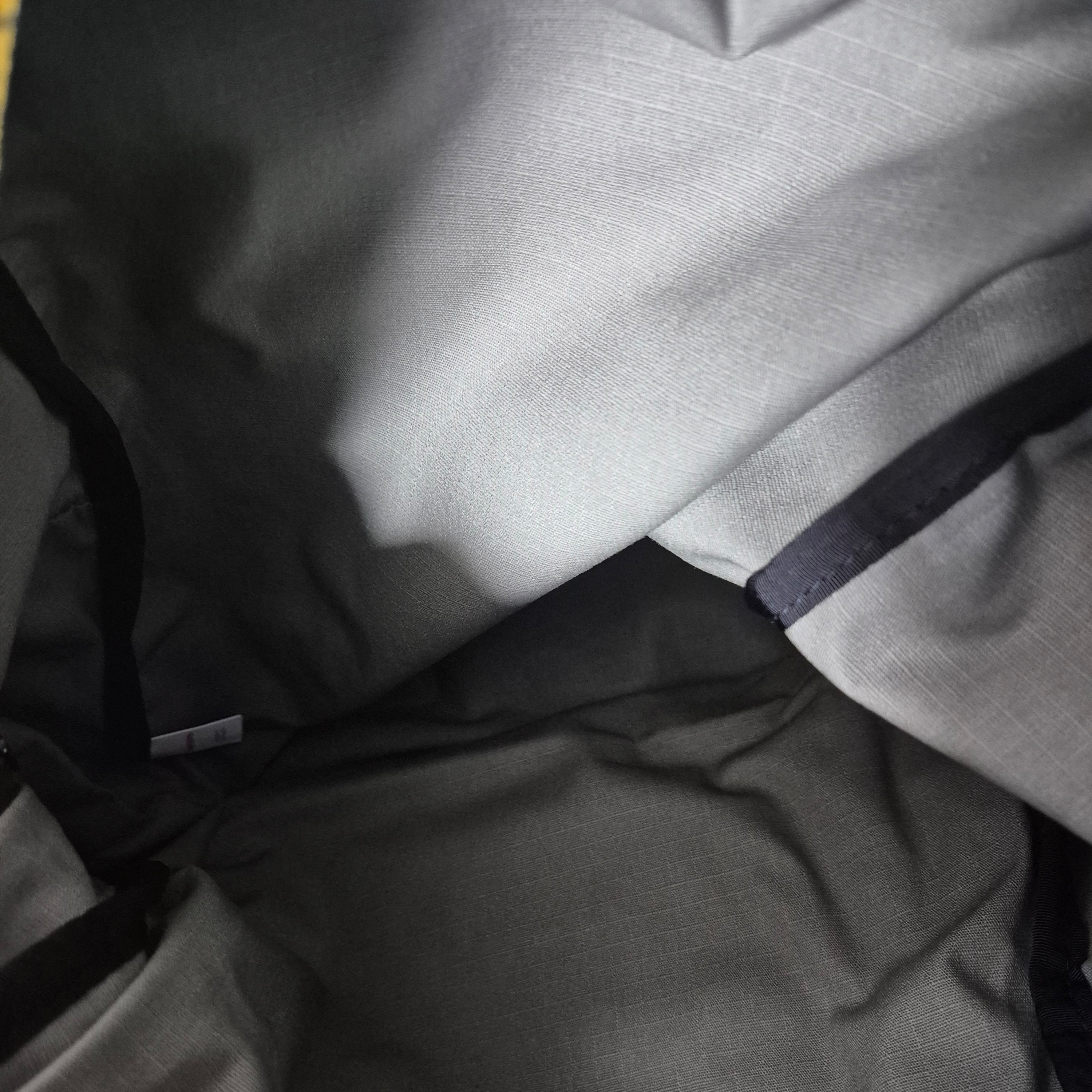 Supreme Velvet Backpack Tan Leopard - 25FW 착용 스타일 - 5