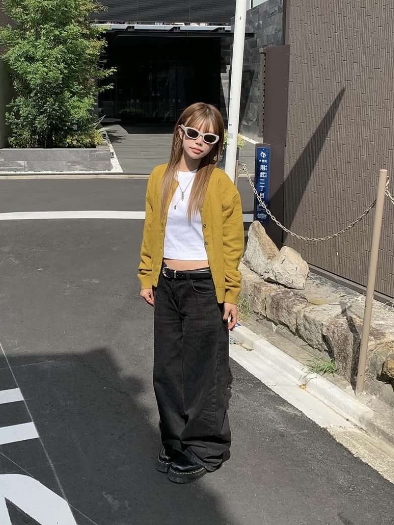 Gentle Monster x Maison Margiela MM004 Grey Black, Dr. Martens 1461 Quad Black 착용 스타일