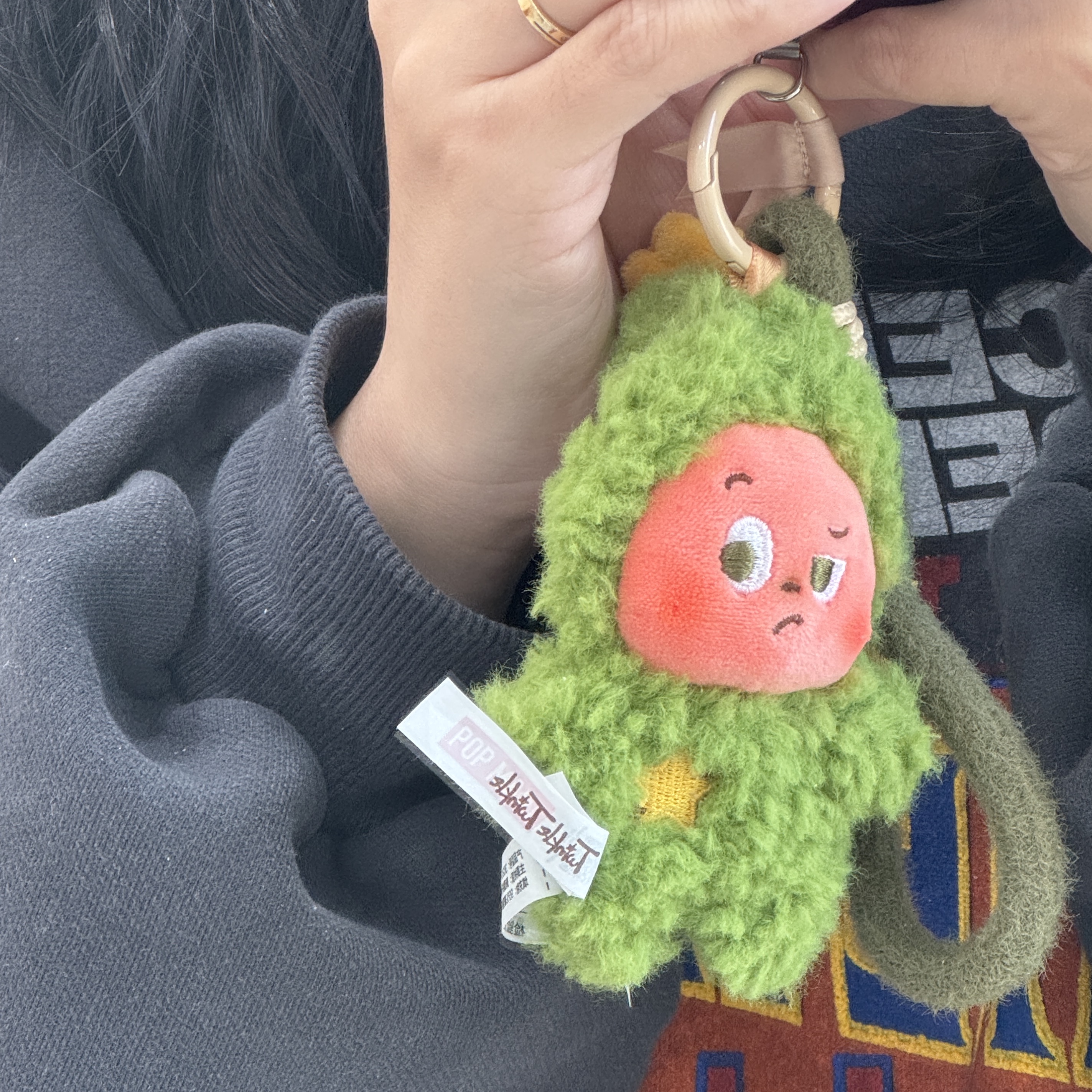 Pop Mart Twinkle Twinkle Savor the Moment Series-Fresh-Baked Mini Cookies Plush Pendant Coconut Crisp (Opened Case), Pop Mart Twinkle Twinkle Savor the Moment Series-Fresh-Baked Mini Cookies Plush Pendant Matcha Crisp (Opened Case) 착용 스타일 - 2