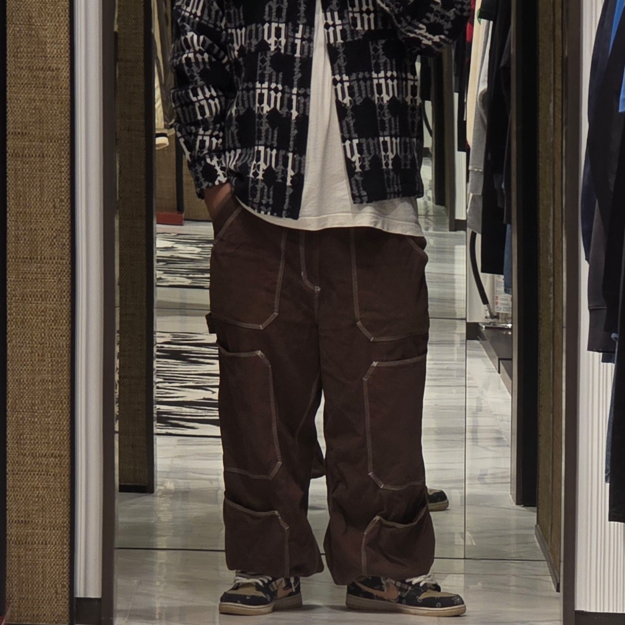Palm Angels Check Monogram Pockets Overshirt BLACK, Nike x Travis Scott SB Dunk Low (Special Box) 착용 스타일