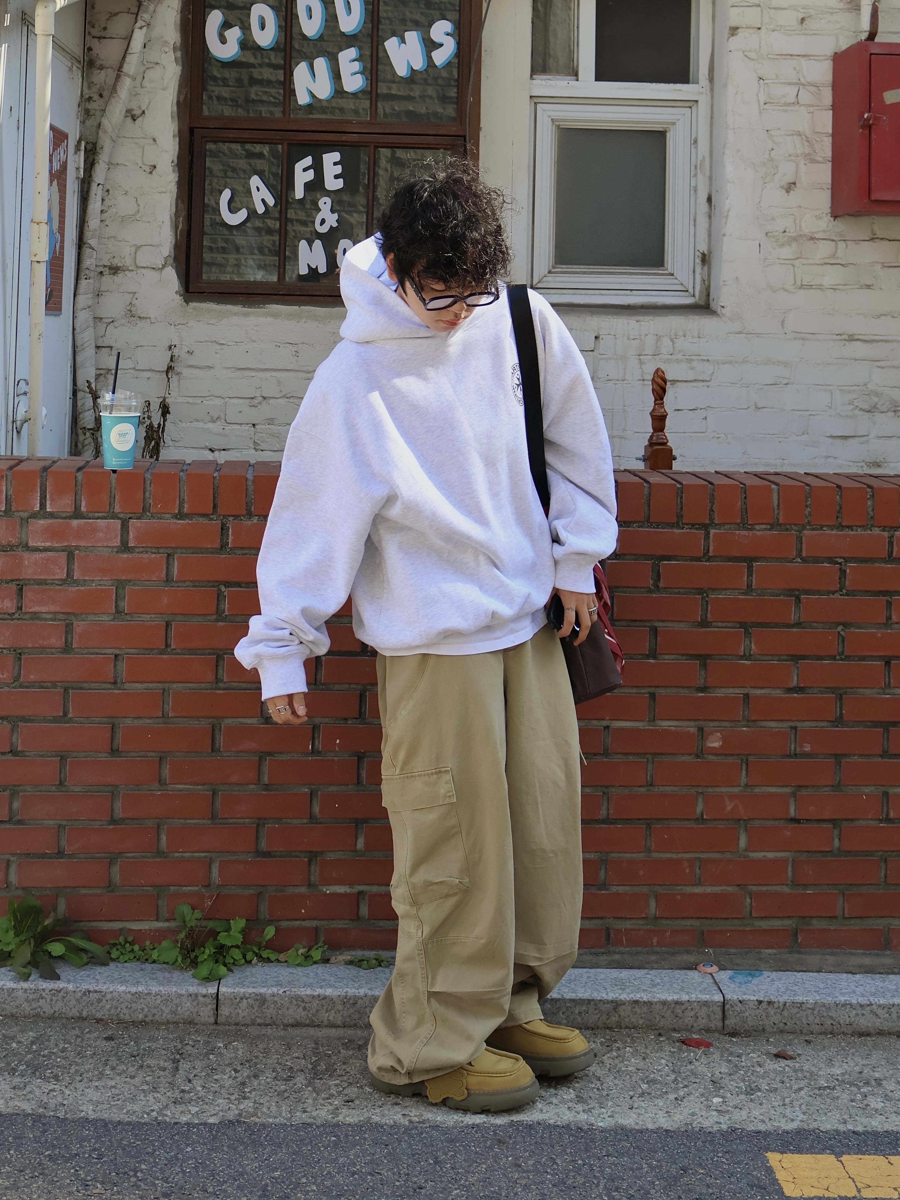 noun Washed Cargo Pants Beige 착용 스타일 - 4