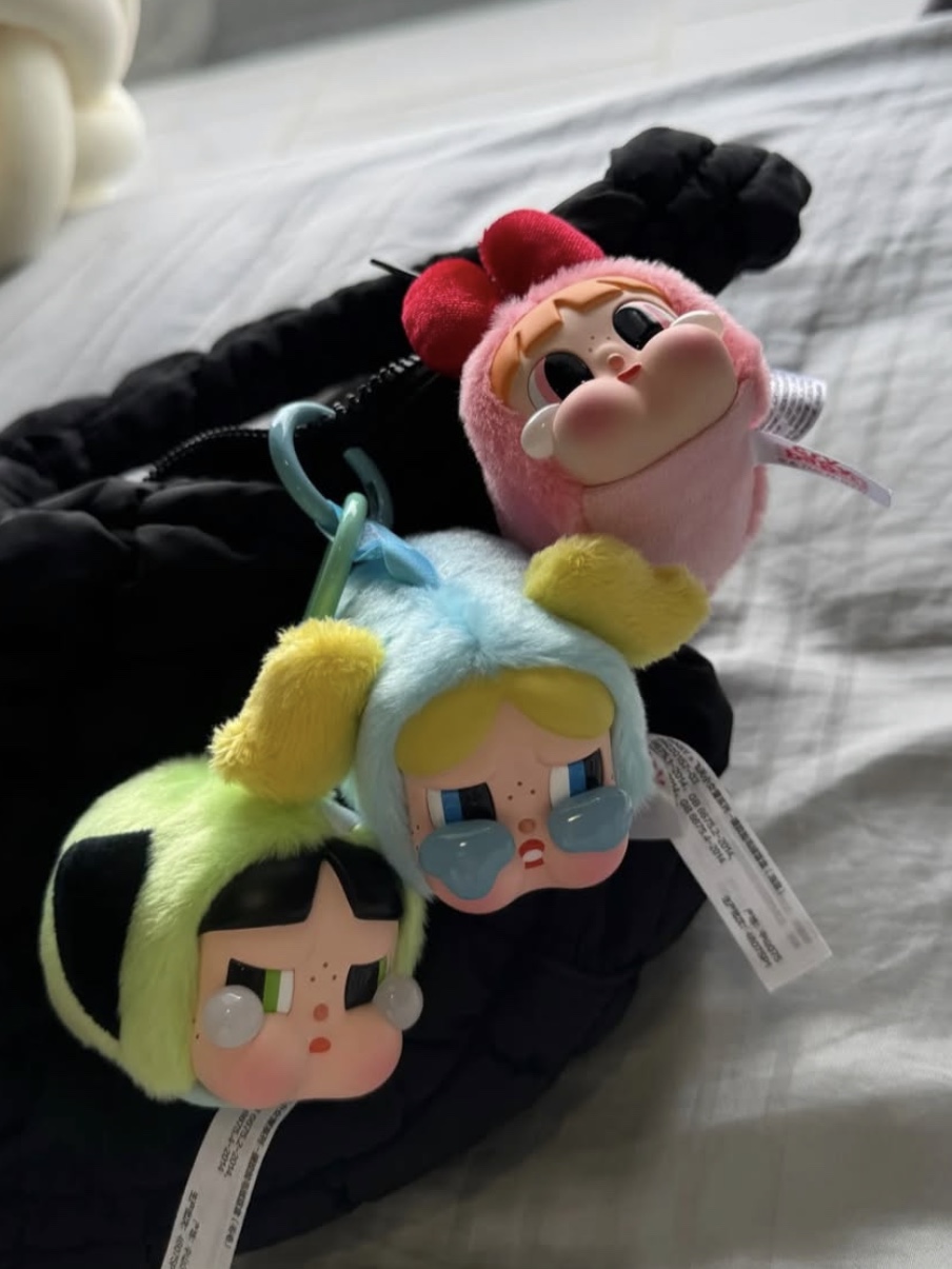 Pop Mart Crybaby x Powerpuff Girls Series Keyring Buttercup (Opened Case), Pop Mart Crybaby x Powerpuff Girls Series Keyring Blossom (Opened Case) 착용 스타일