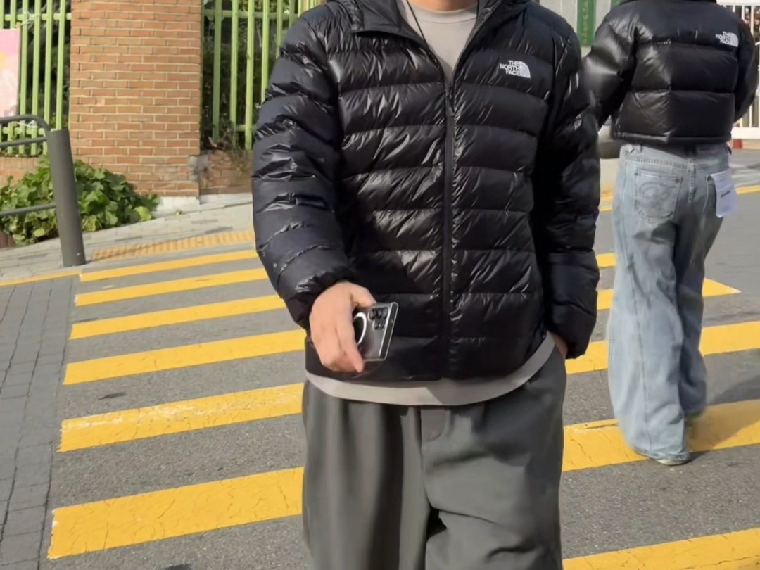 The North Face Matier EX RDS Down Hoodie Black 착용 스타일