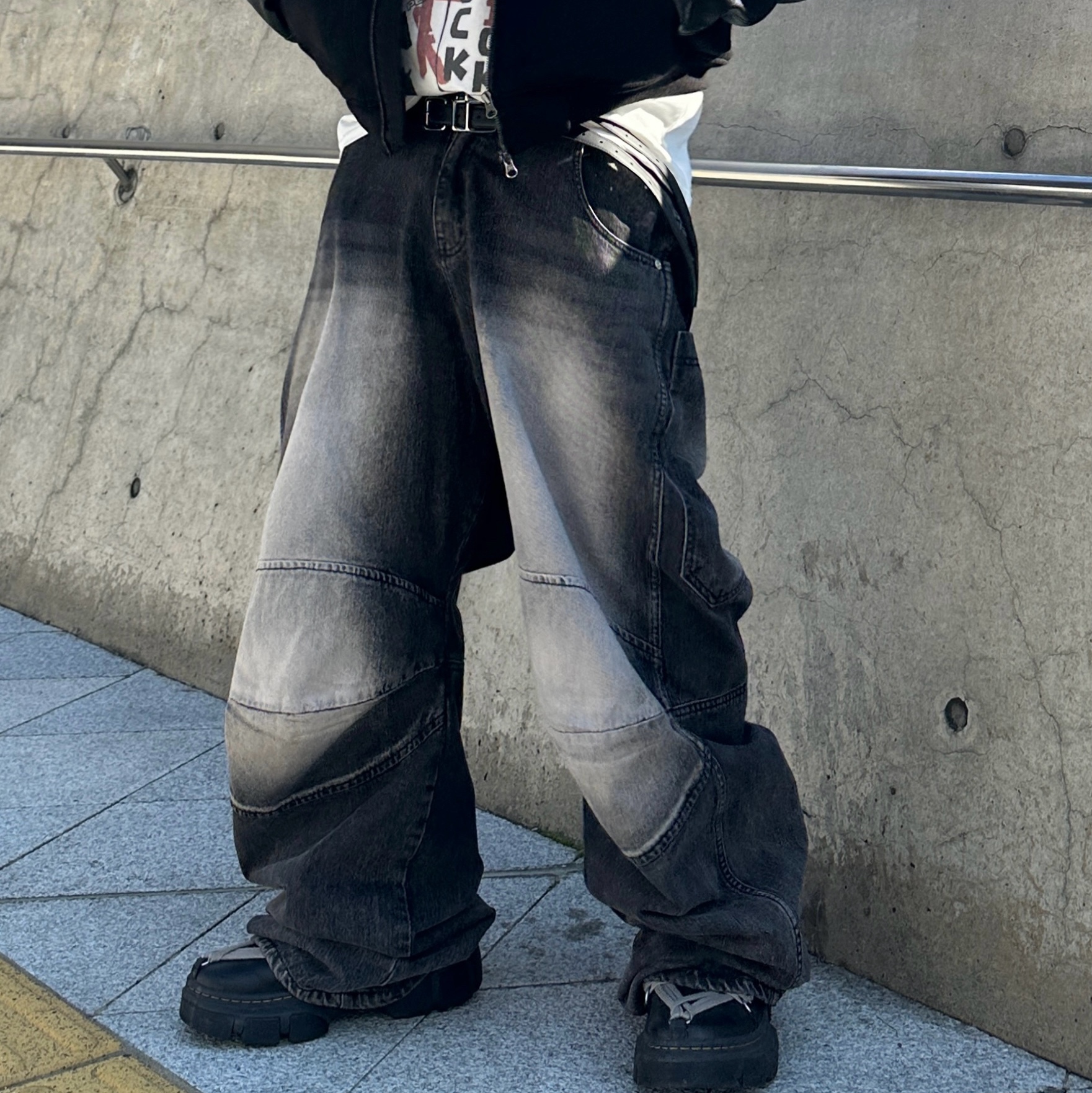 Surgery Sutured Varsity Jacket Black, MJD 3D Knee Denim Pants Black 착용 스타일 - 2