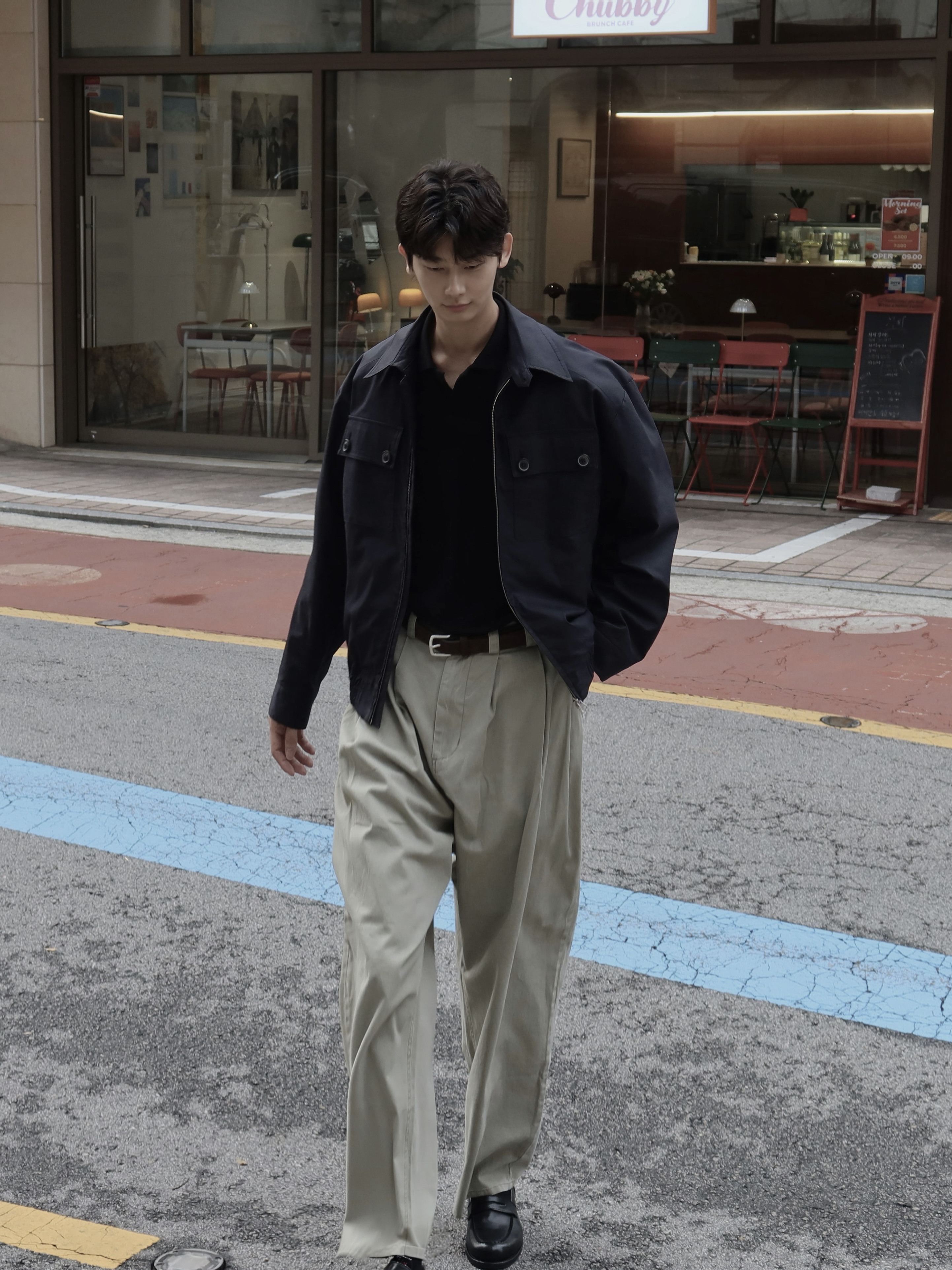 noun Wide Tapered Chino Pants Light Gray 착용 스타일 - 3