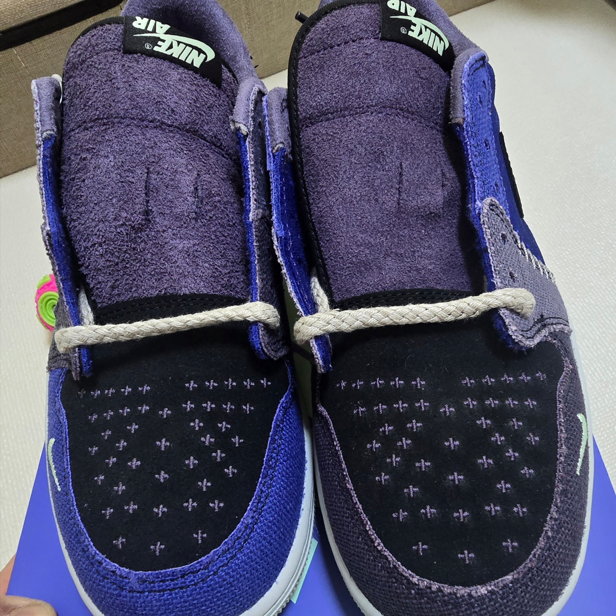 Jordan 1 x Zion Williamson Retro Low OG Regency Purple and Dark Raisin 착용 스타일