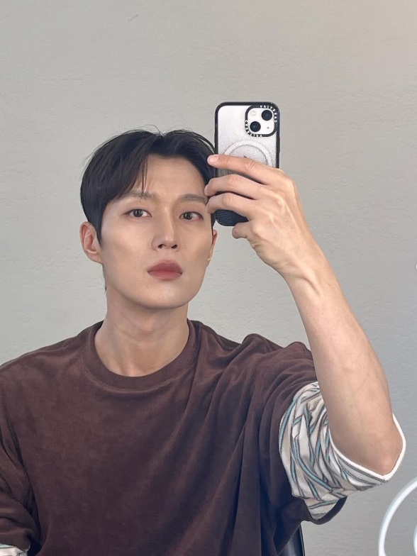 Nonnod Terry Layered T-shirts Brown, Nonnod Terry Layered T-shirts Grey 착용 스타일 - 2