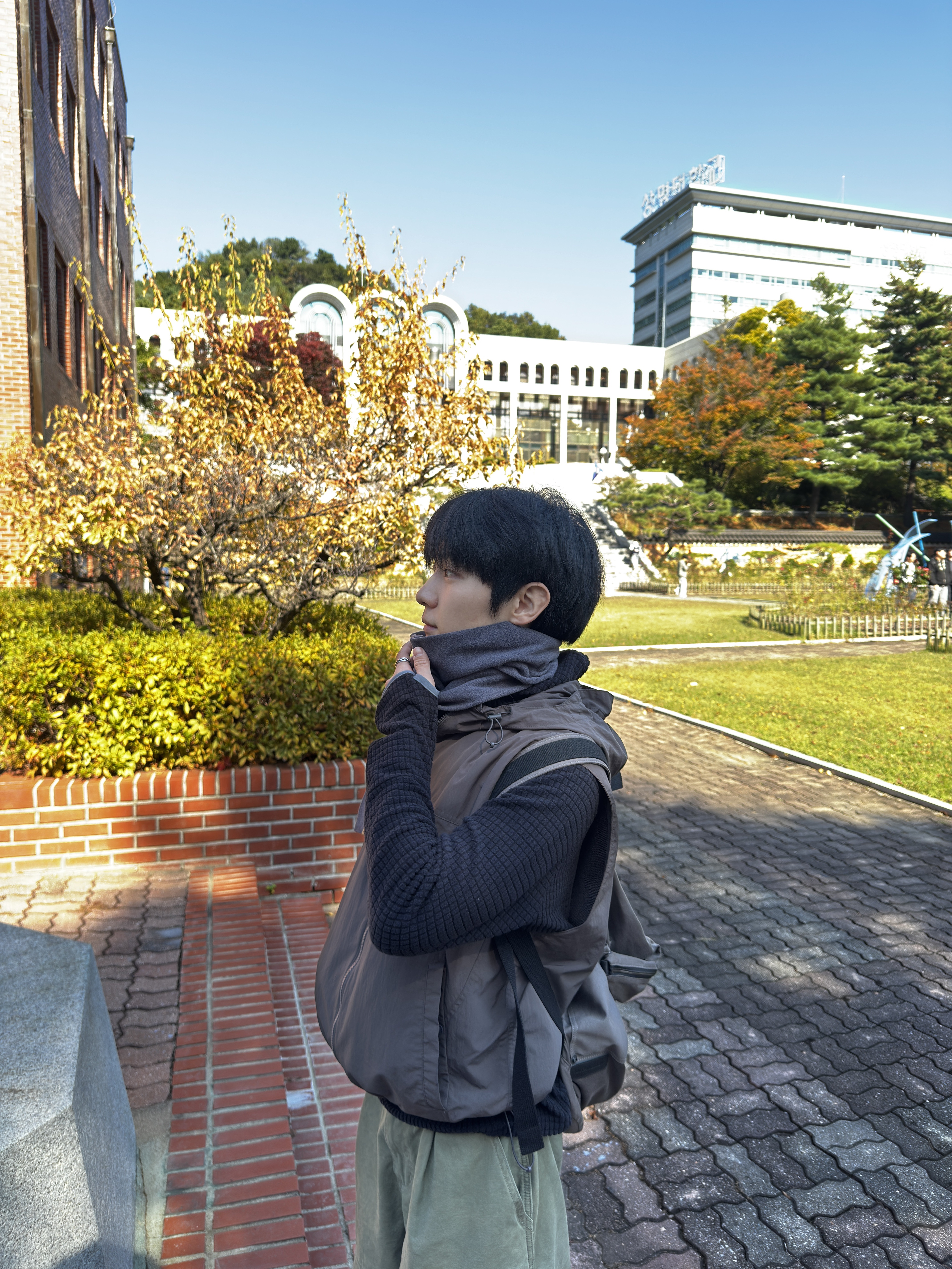 On Running x Post Archive Faction (Paf) Cloudmonster Hyper Phantom Apollo 착용 스타일 - 4