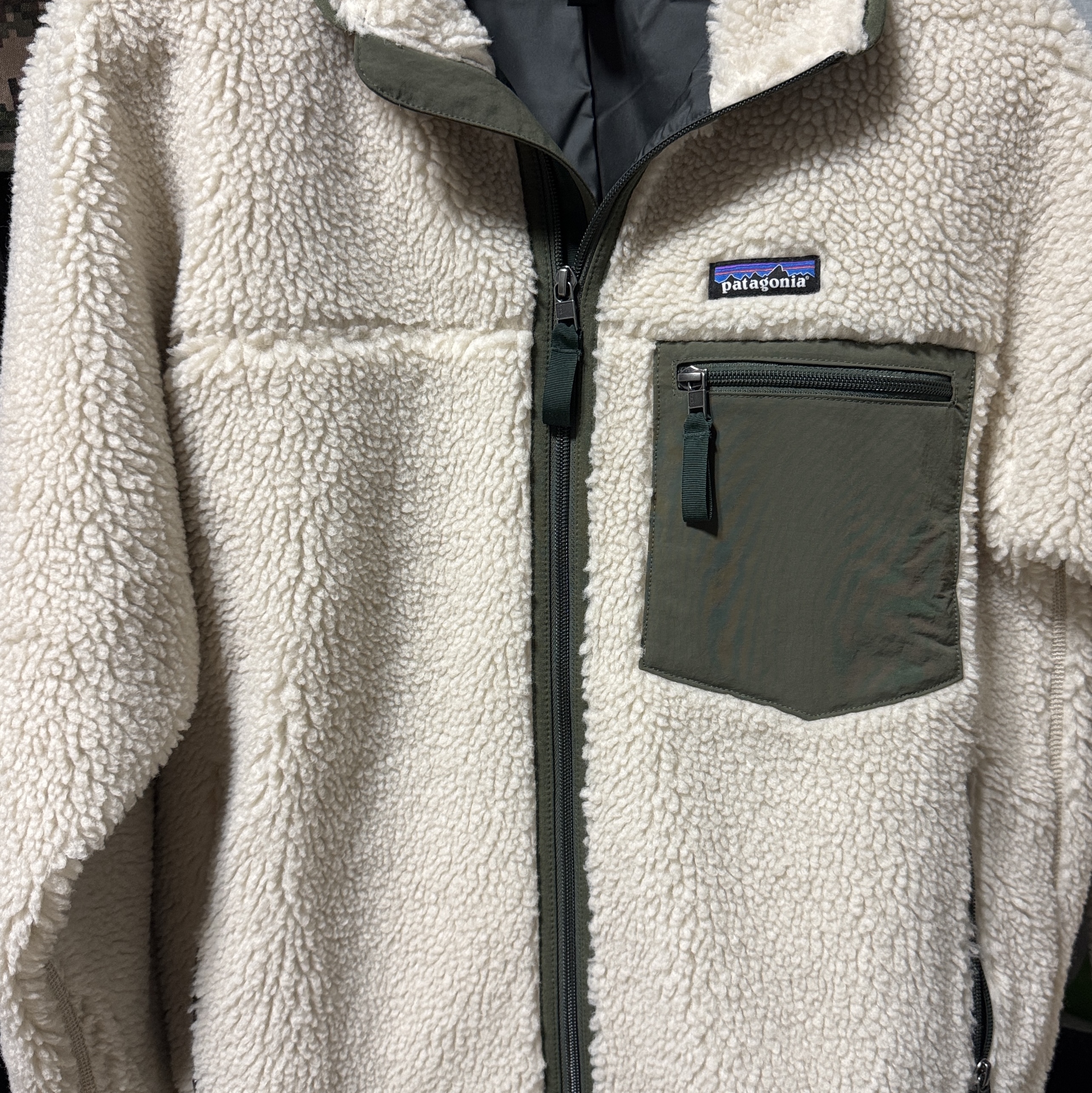 Patagonia Classic Retro-X Fleece Jacket Dark Natural W Basin Green 착용 스타일