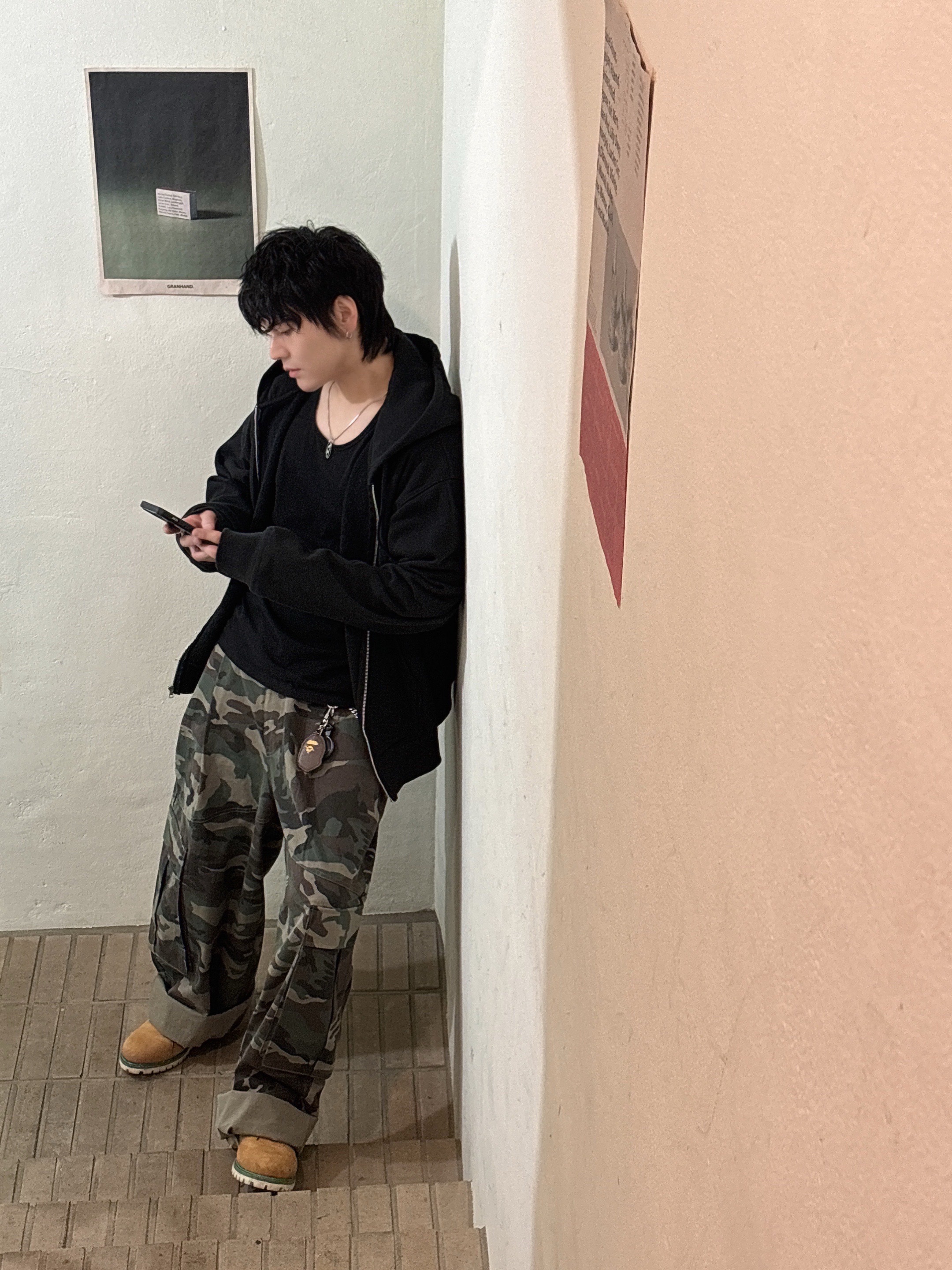 KASINA x Timberland 6 In Premium Vibram GTX Wheat, Stussy x Born X Raised Logo Zip Hoodie Black 착용 스타일 - 3