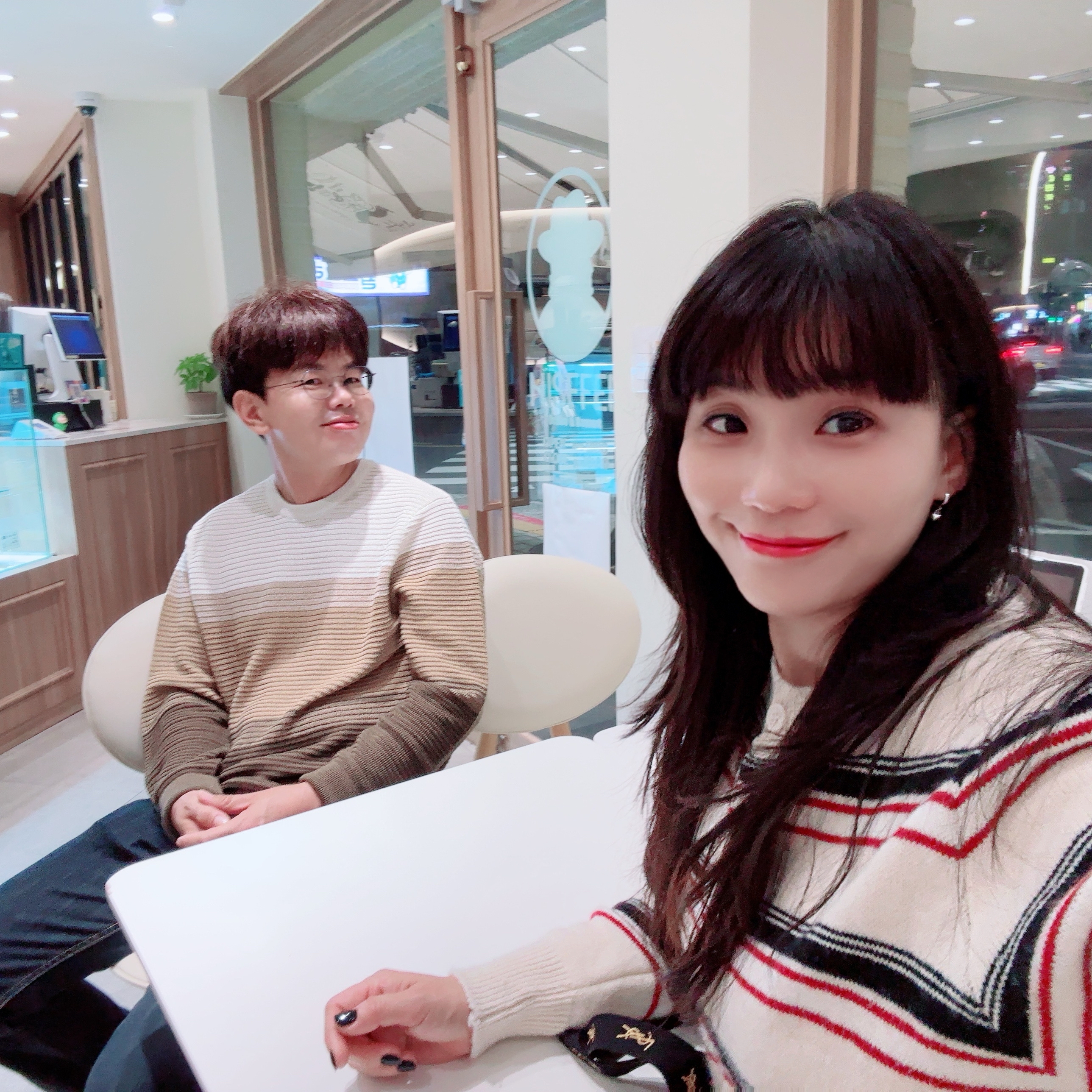 New Balance x Kith 992 Made in USA Aegean Blue Oyster 착용 스타일 - 2