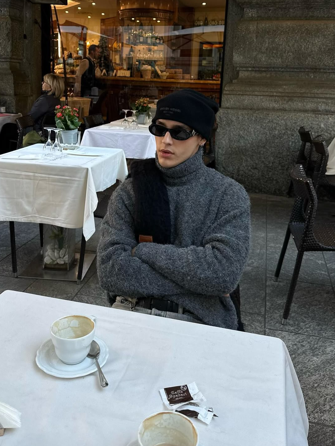 Open Yy Faux Fur Corduroy Earflap Cap Khaki, Alex Zono Running Is My Best Friend Trucker Blue 착용 스타일 - 3