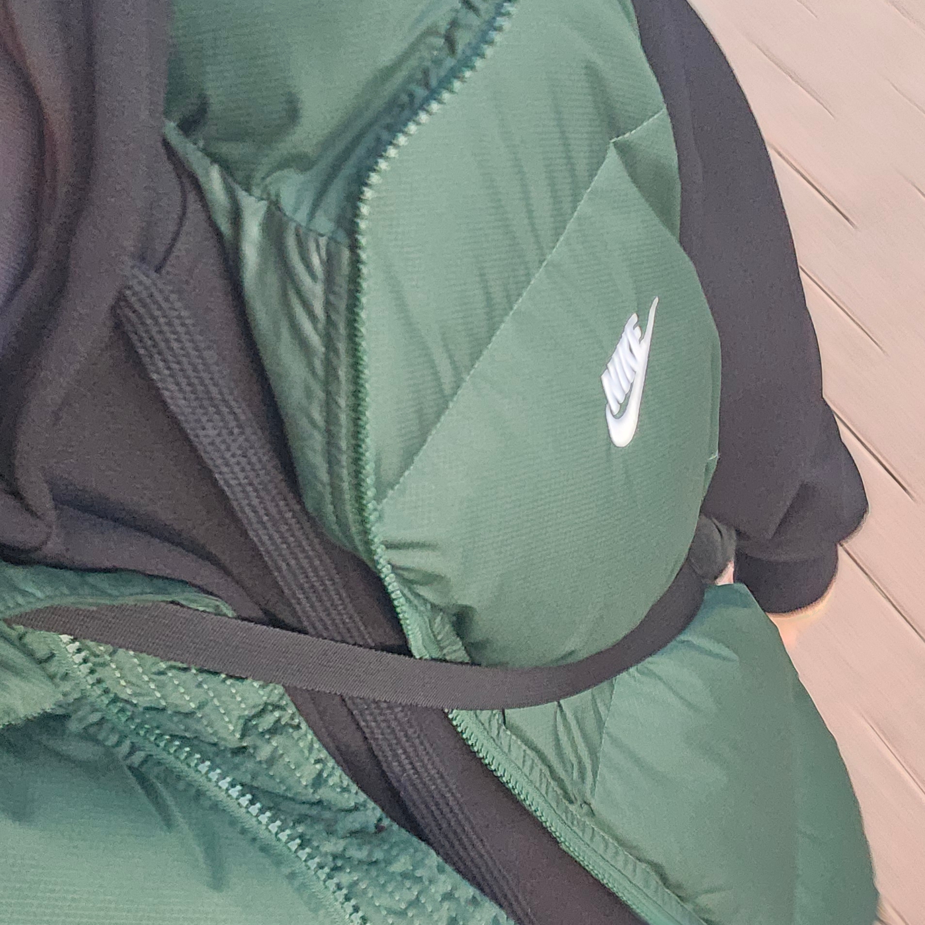 Nike NSW Club Primaloft Water-Repellent Puffer Vest Fir - Asia 착용 스타일